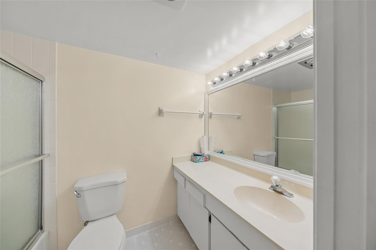 Condominium at 7860 PALM AIRE LN #105, SARASOTA, photo 25 of 42
