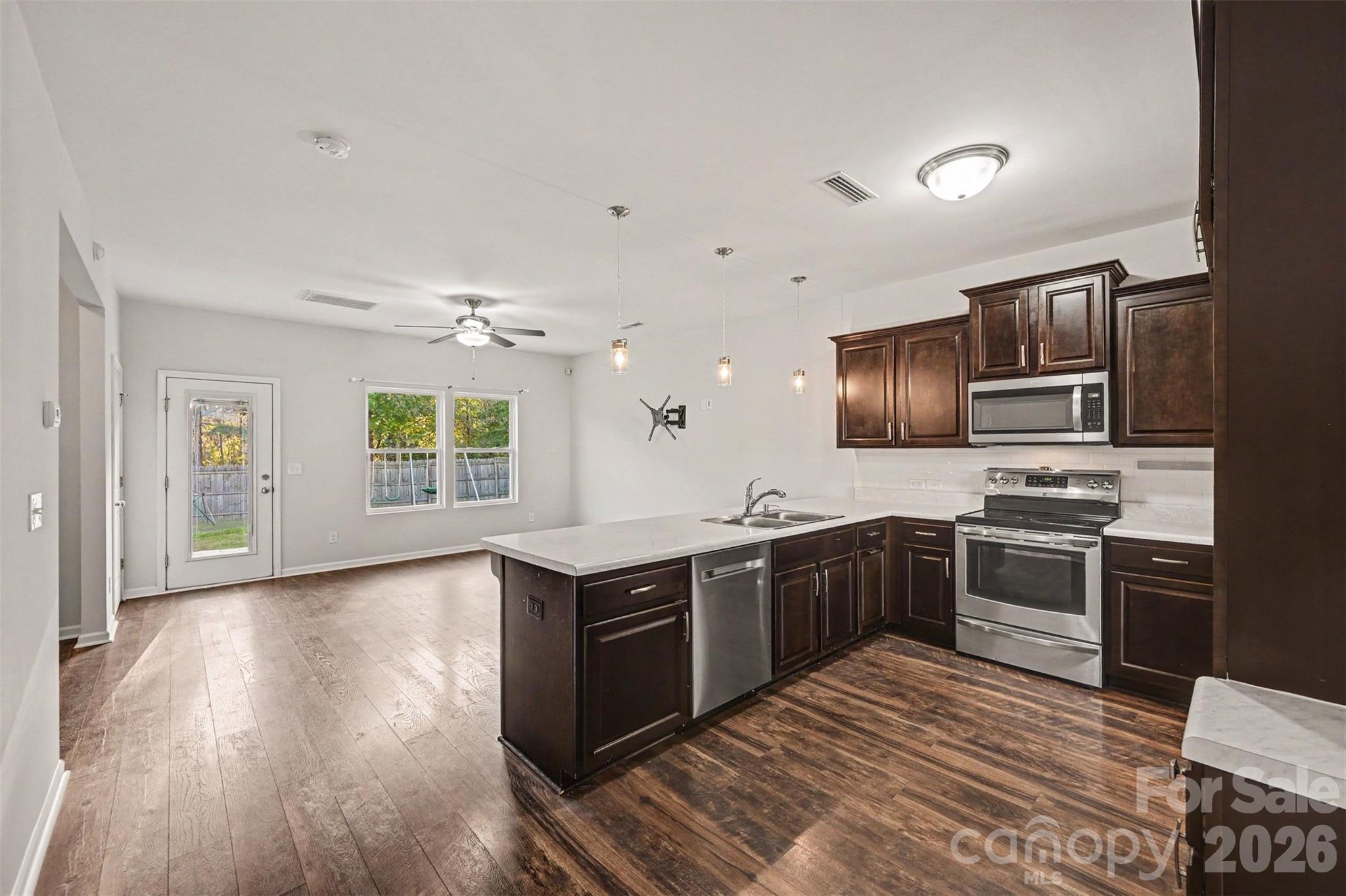 Single Family Residence at 1970 Mallard Pointe Drive, Kannapolis, photo 10 of 29