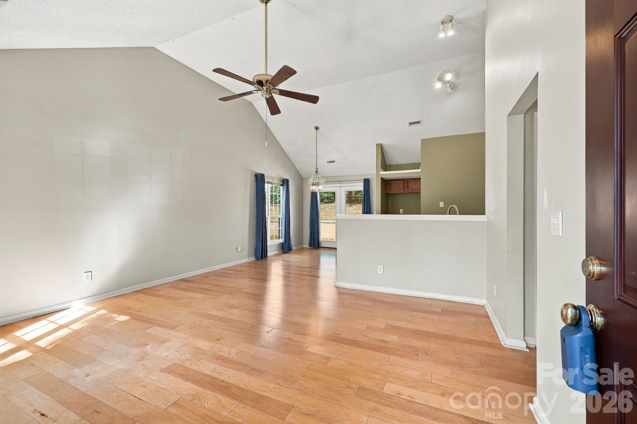 Single Family Residence at 3335 English Court, Concord, photo 19 of 40