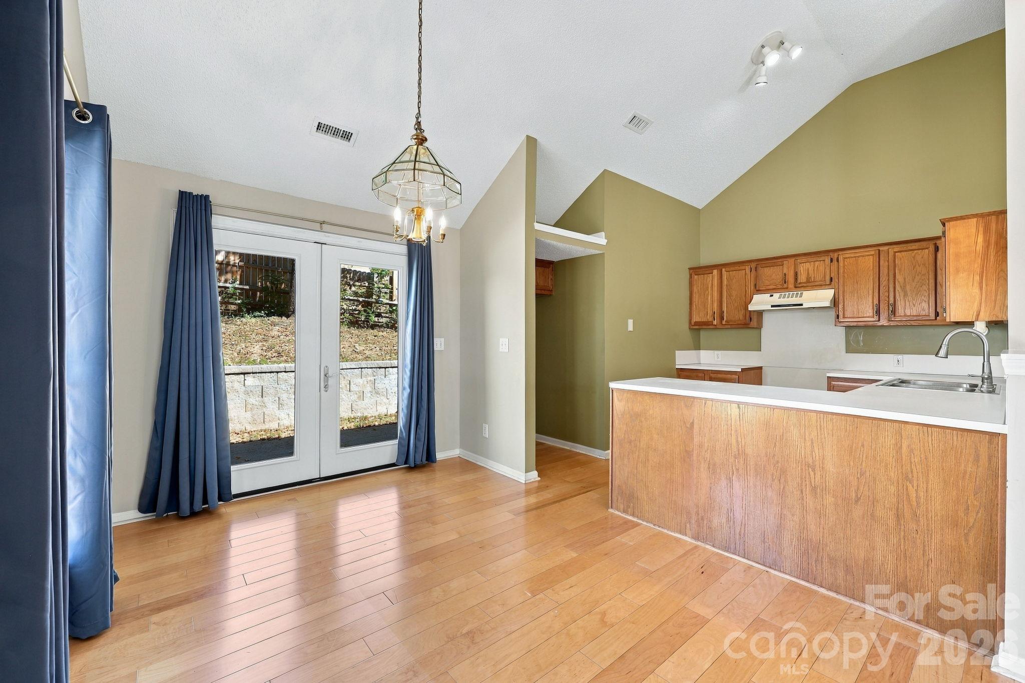 Single Family Residence at 3335 English Court, Concord, photo 22 of 40
