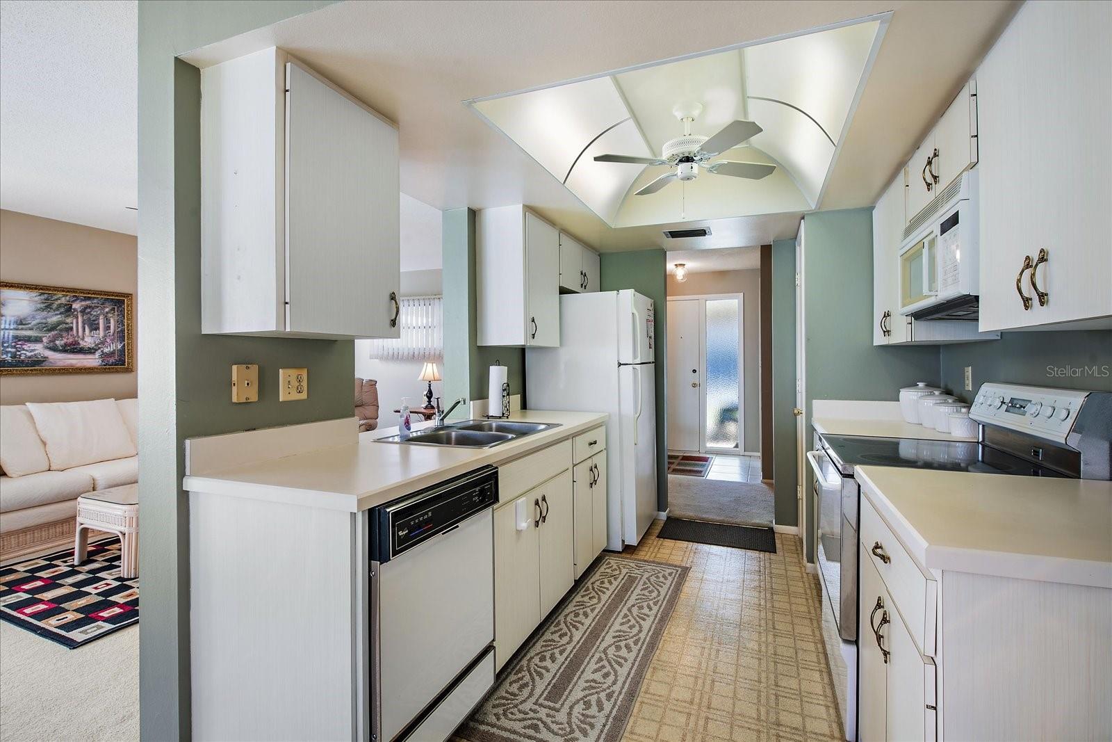 Condominium at 1569 GRAND BLVD #415, SARASOTA, photo 11 of 30