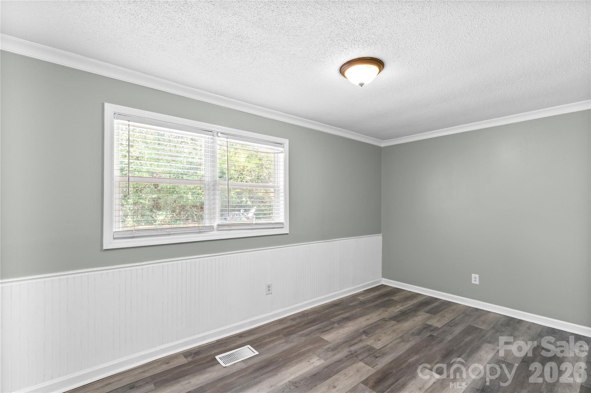 Single Family Residence at 102 Autumn Place, York, photo 15 of 28