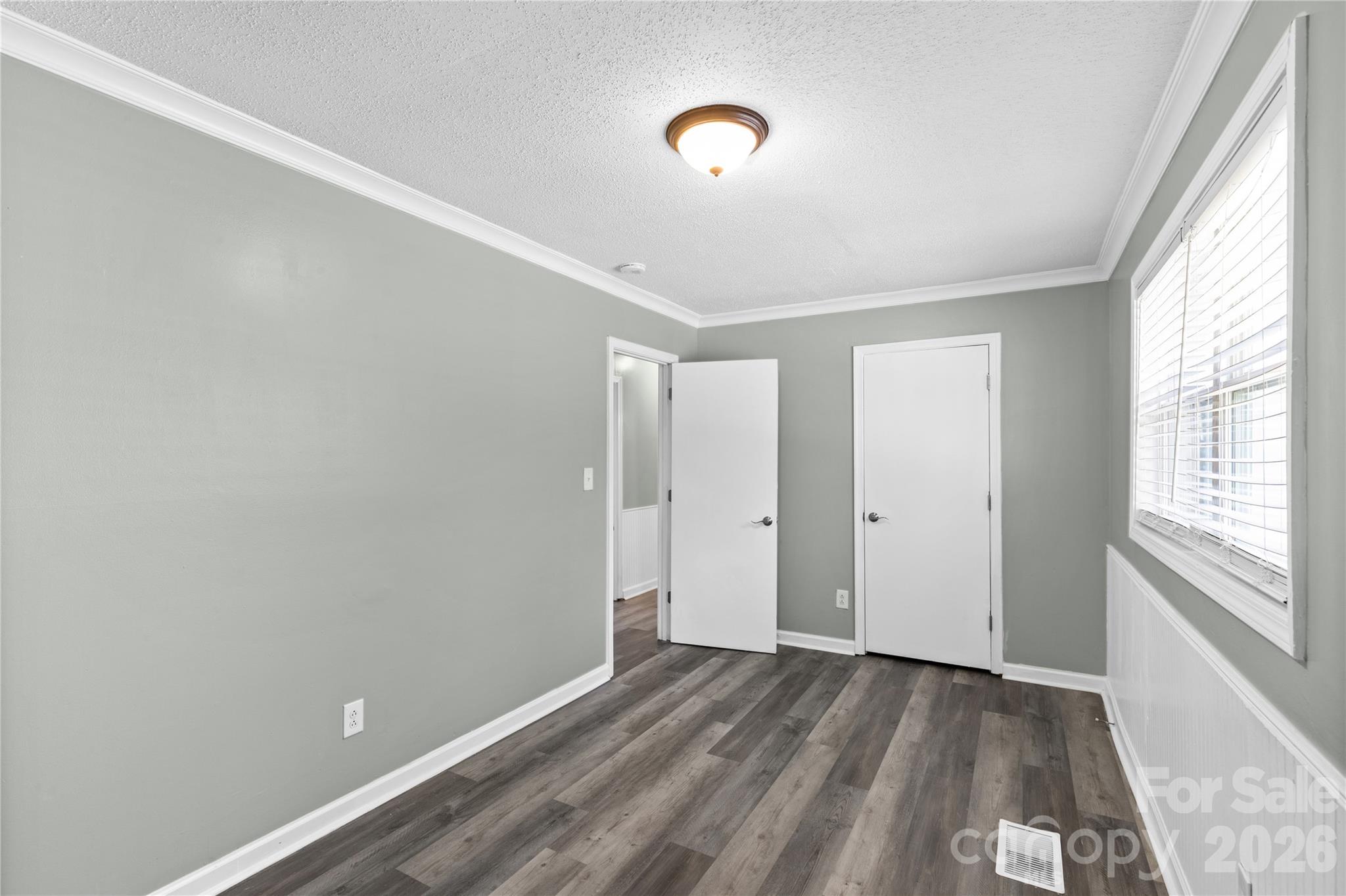 Single Family Residence at 102 Autumn Place, York, photo 16 of 28