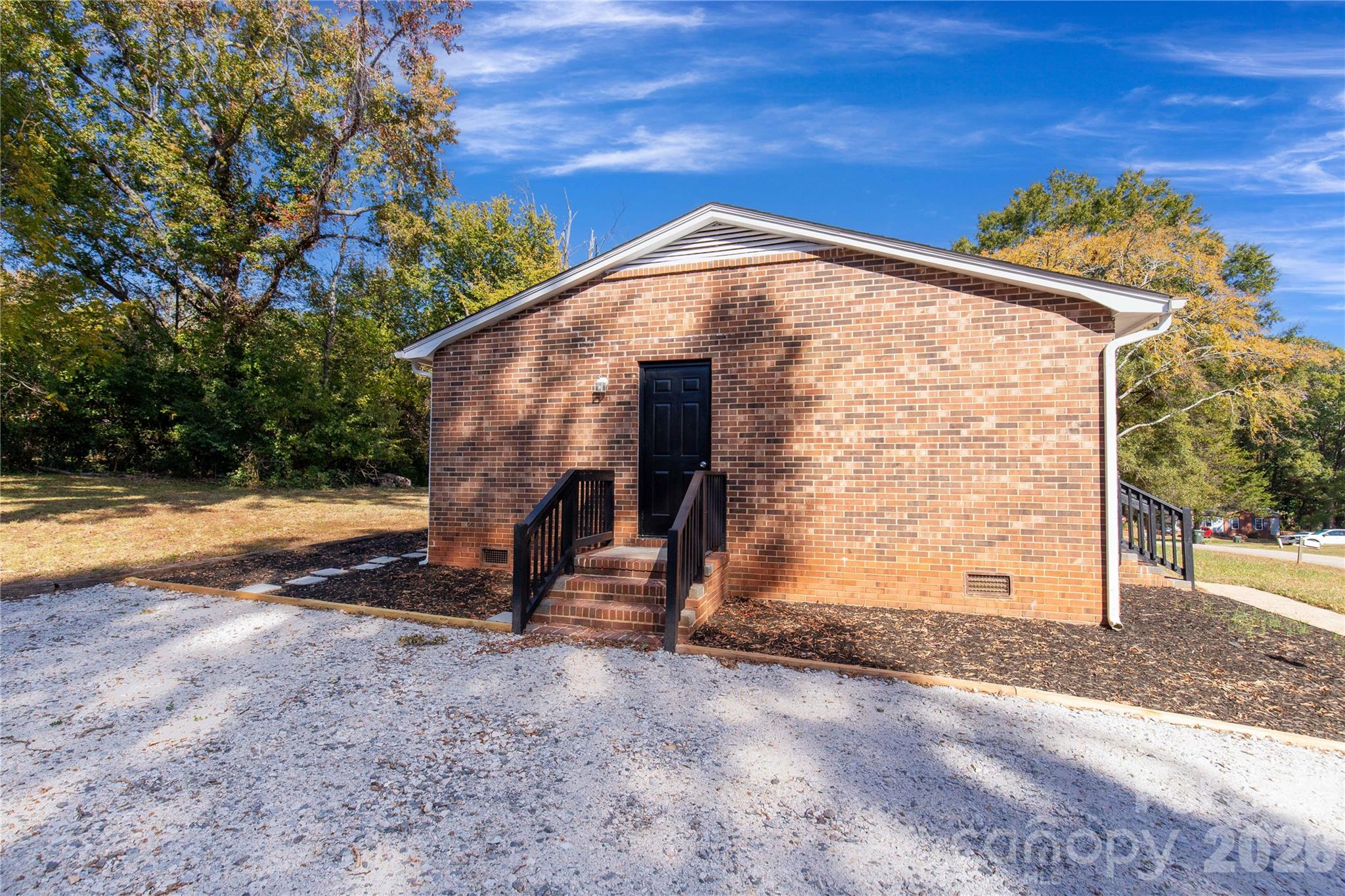 Single Family Residence at 102 Autumn Place, York, photo 19 of 28