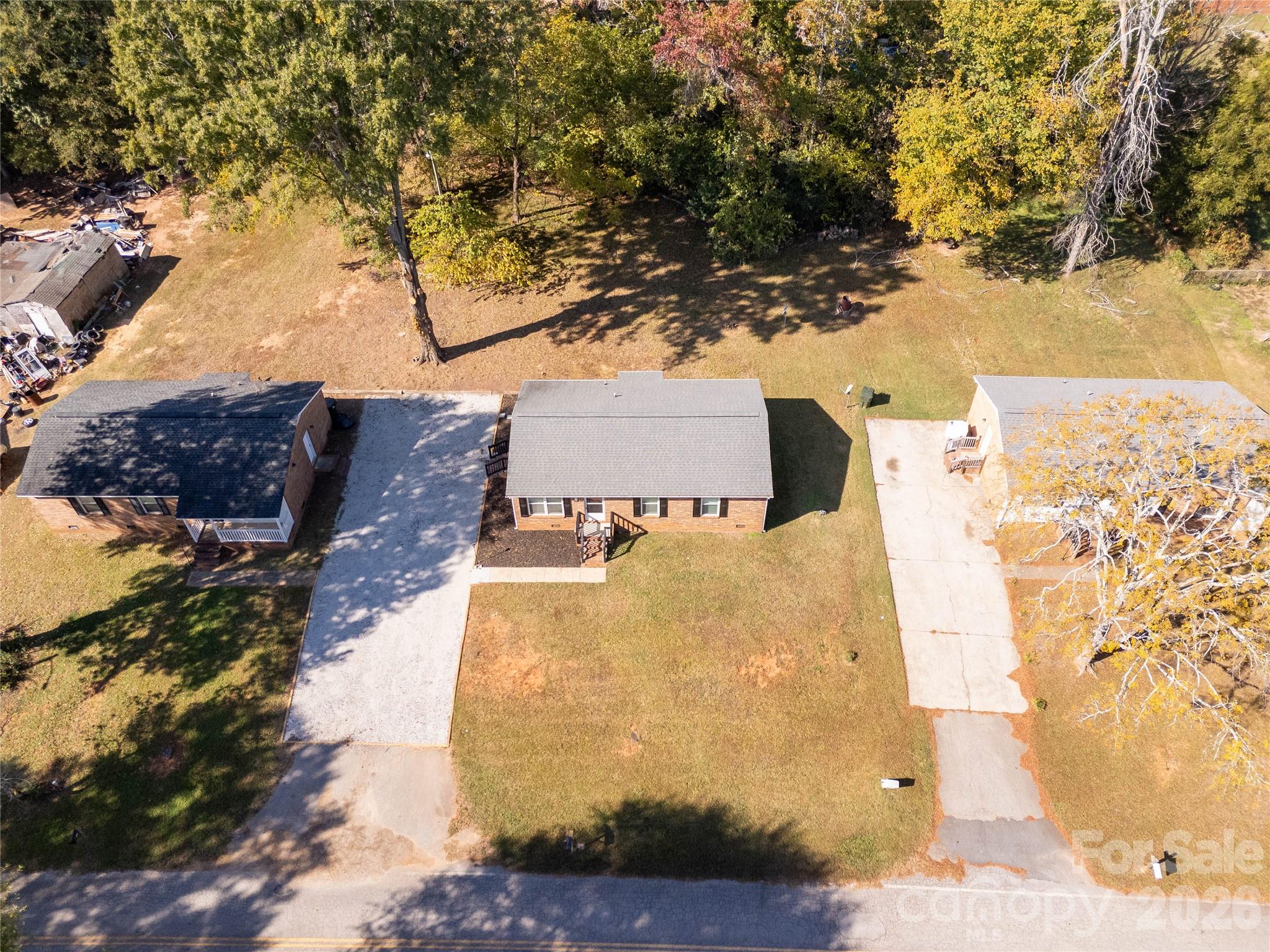 Single Family Residence at 102 Autumn Place, York, photo 24 of 28