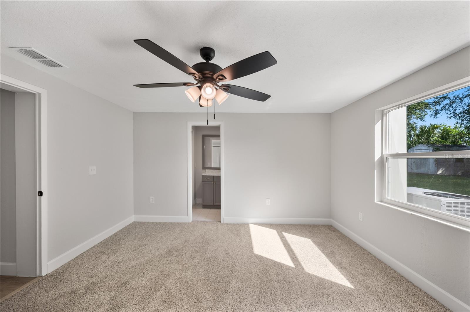 Single Family Residence at 306 BASSEDENA CIR N, LAKELAND, photo 7 of 28