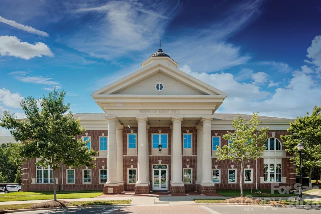 Area Attraction - 7360 Marino Court, Charlotte