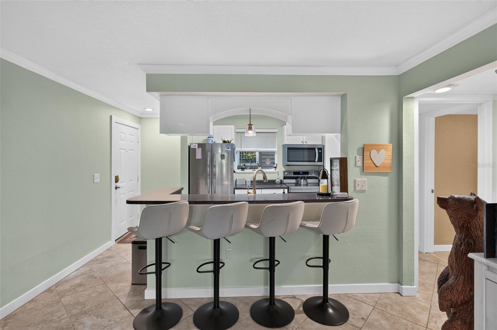 Breakfast bar - 2500 WINDING CREEK BLVD #I106, CLEARWATER