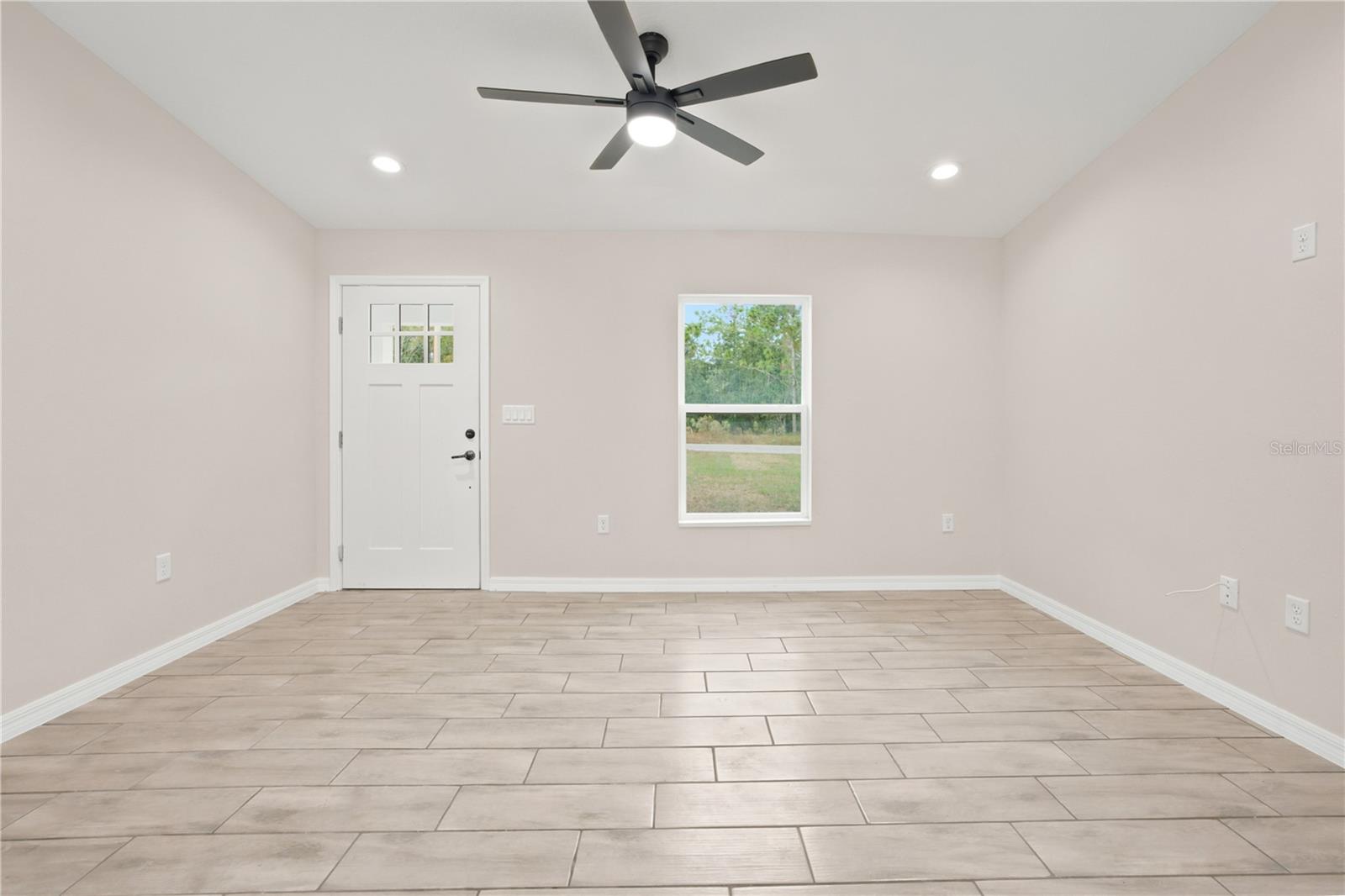 Single Family Residence at 1557 SW SEAWEED AVE, DUNNELLON, photo 5 of 29