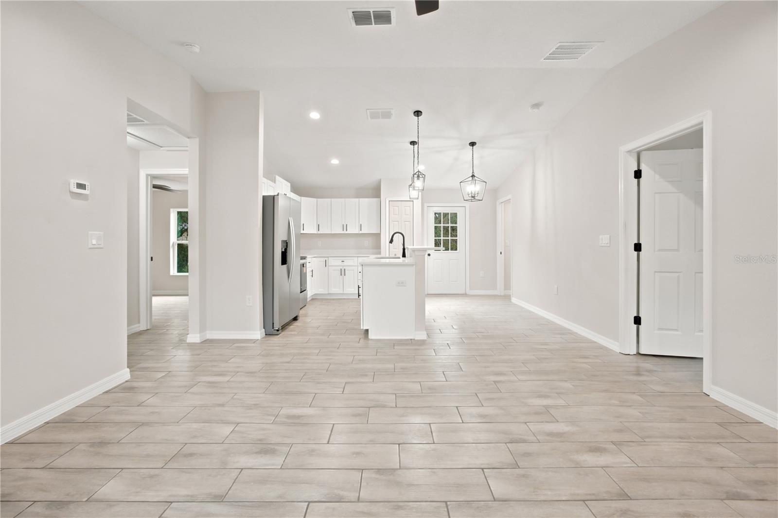 Single Family Residence at 1557 SW SEAWEED AVE, DUNNELLON, photo 6 of 29