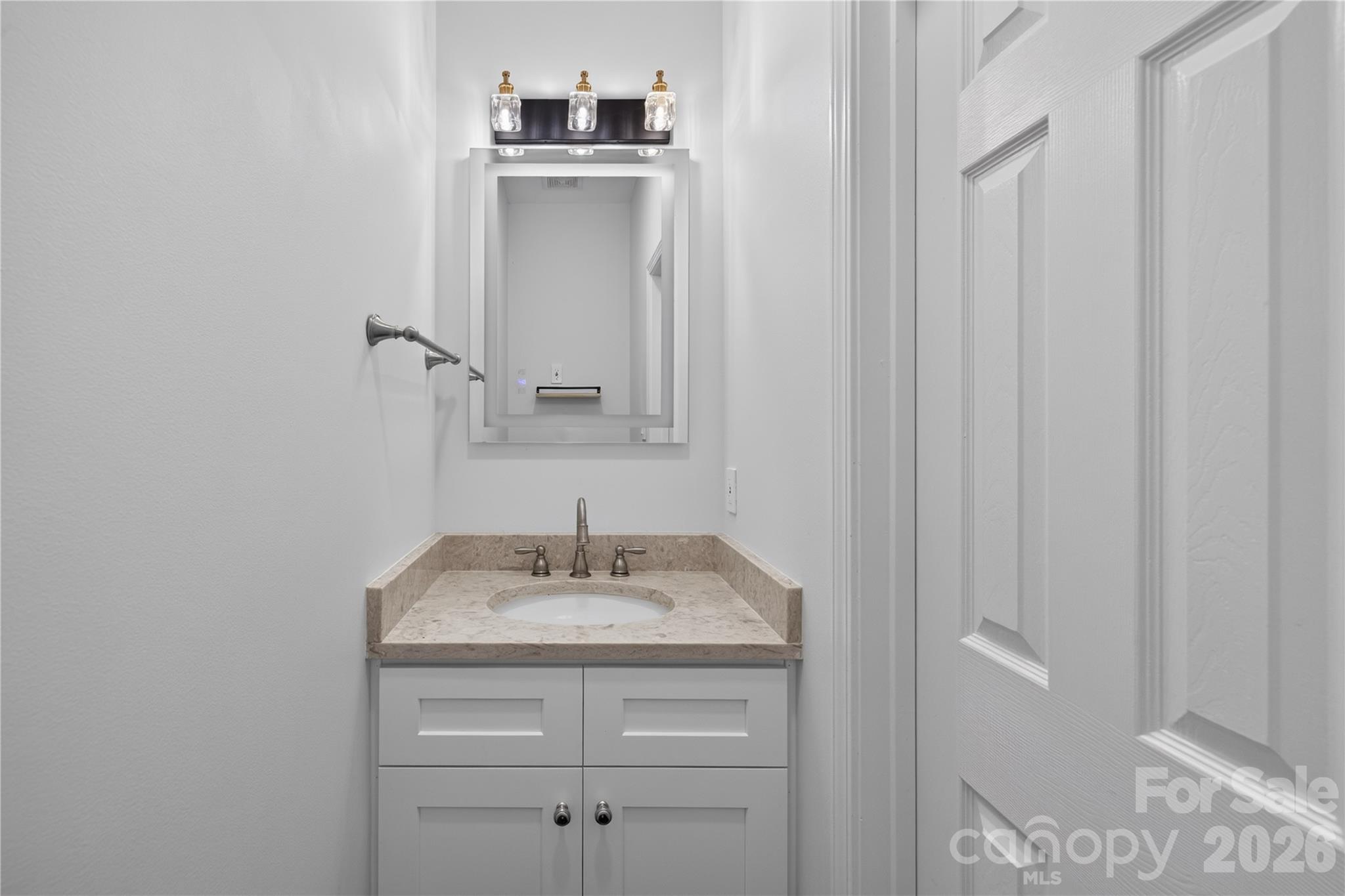 1st floor half bath - 12520 Vantage Point Lane, Huntersville