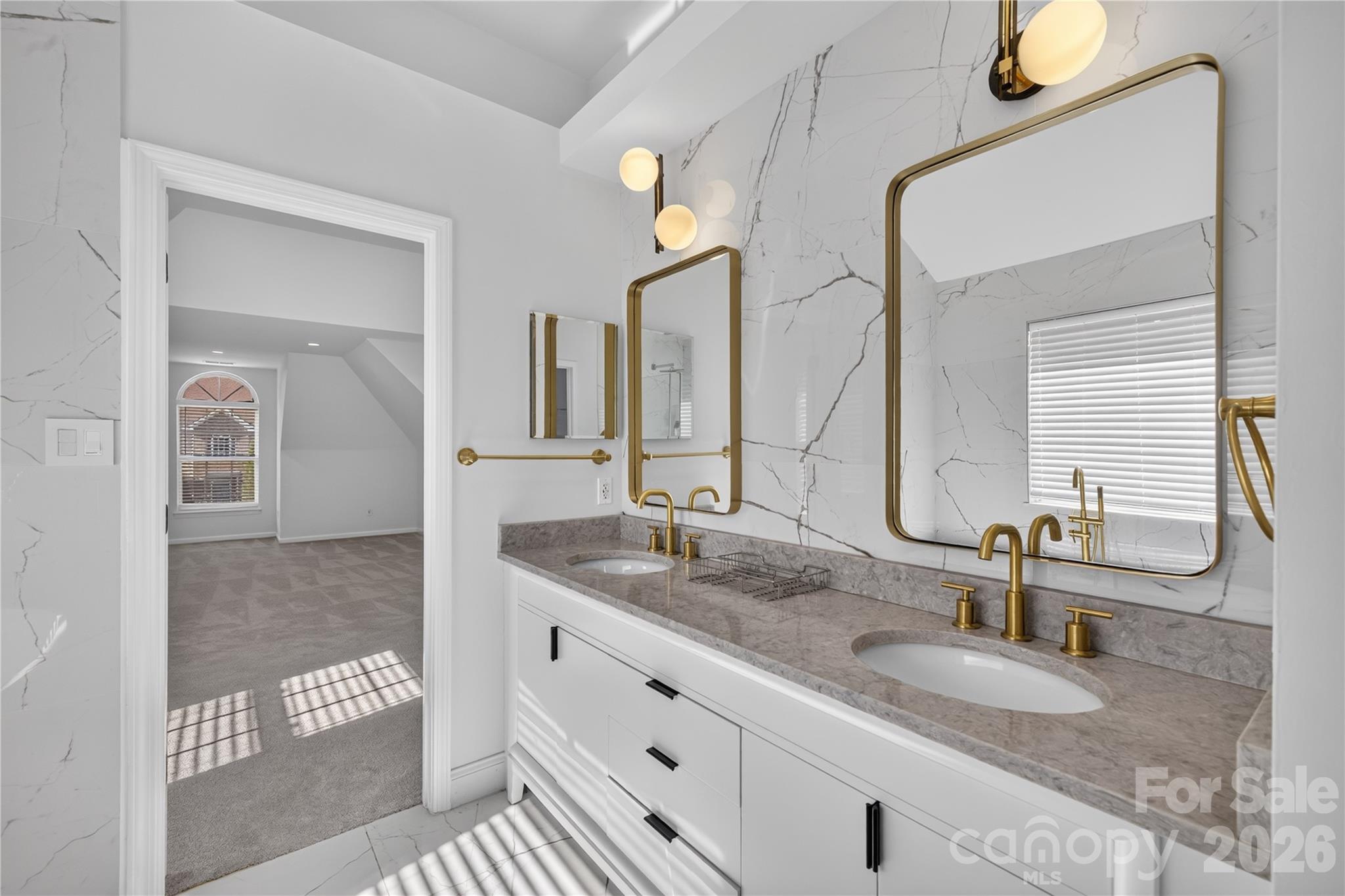 Double sink! - 12520 Vantage Point Lane, Huntersville