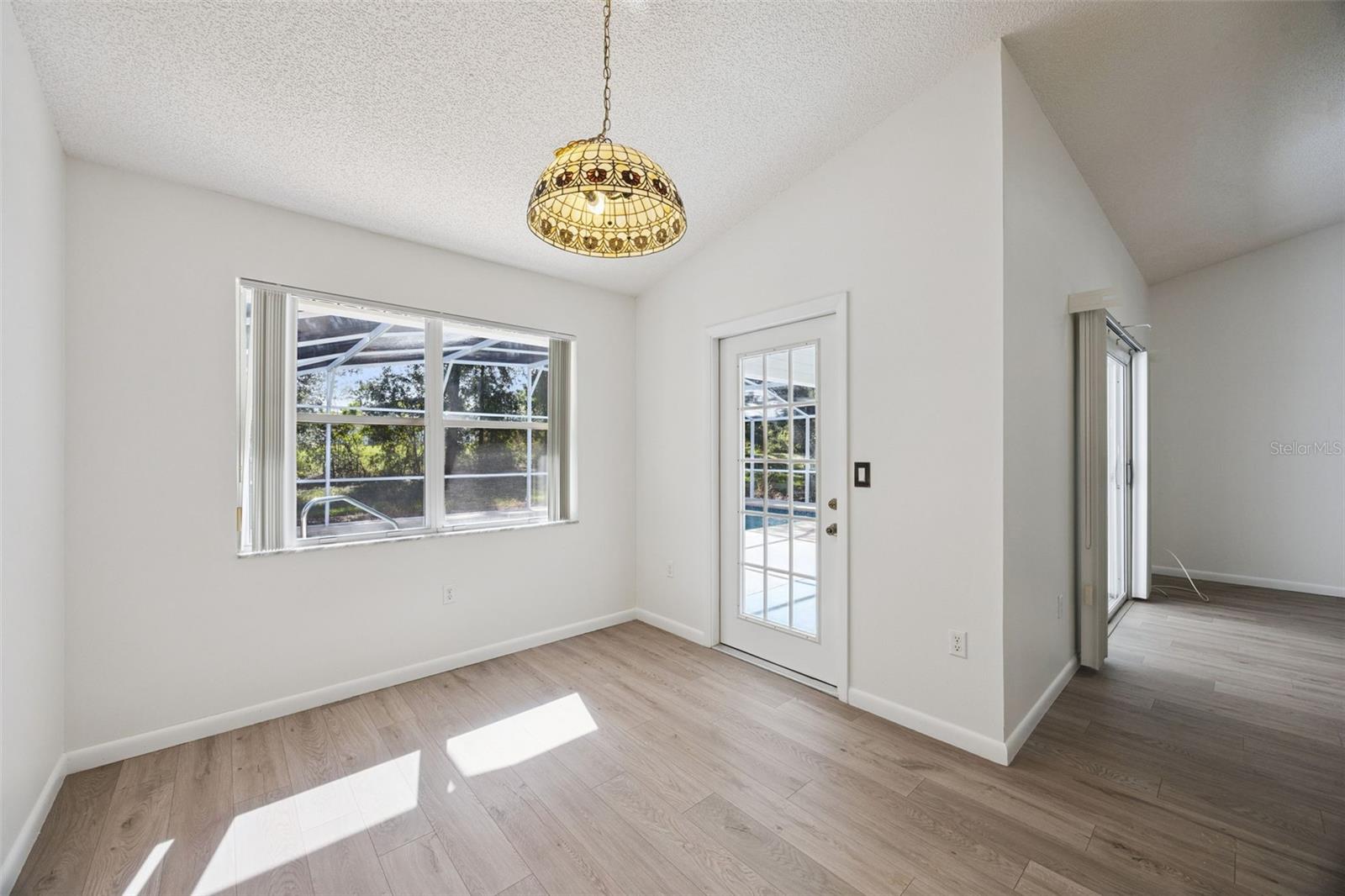 Single Family Residence at 26233 NEWCOMBE CIR, LEESBURG, photo 15 of 80