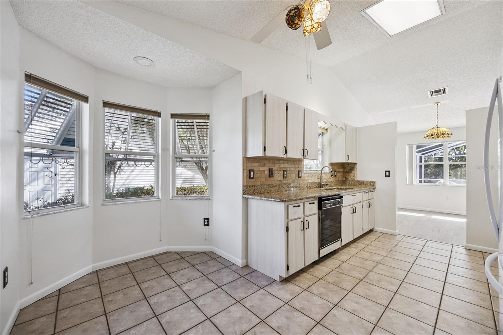 Single Family Residence at 26233 NEWCOMBE CIR, LEESBURG, photo 17 of 80