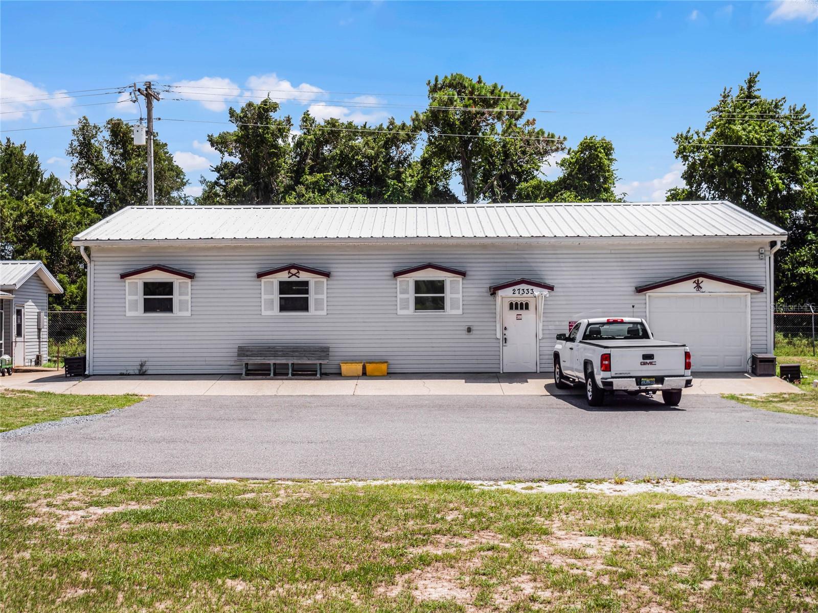 Craftsman Club Building-Metal AND wood workshop - 26233 NEWCOMBE CIR, LEESBURG