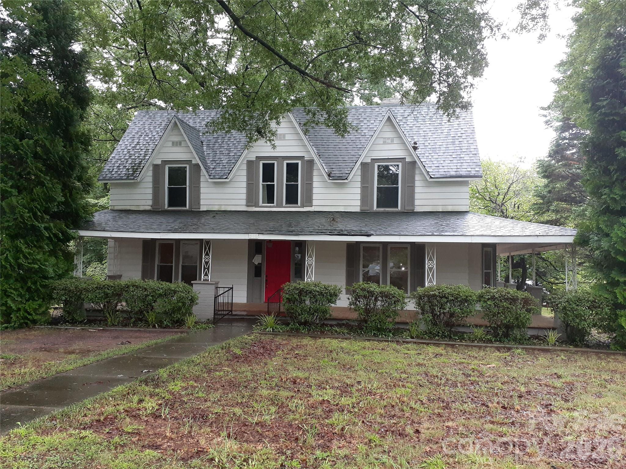 Single Family Residence at 310 E Church Street, Troutman, photo 2 of 32