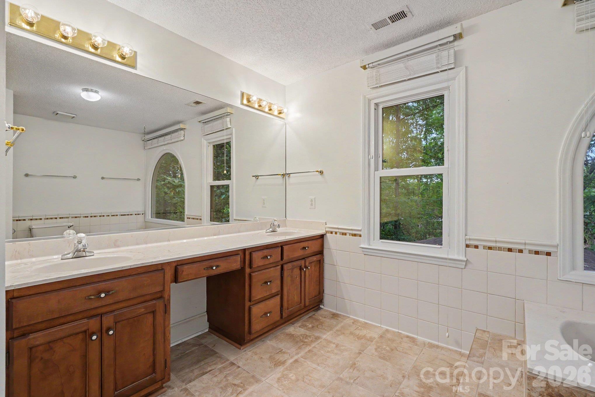 Single Family Residence at 4608 Sarandon Court, Charlotte, photo 25 of 46