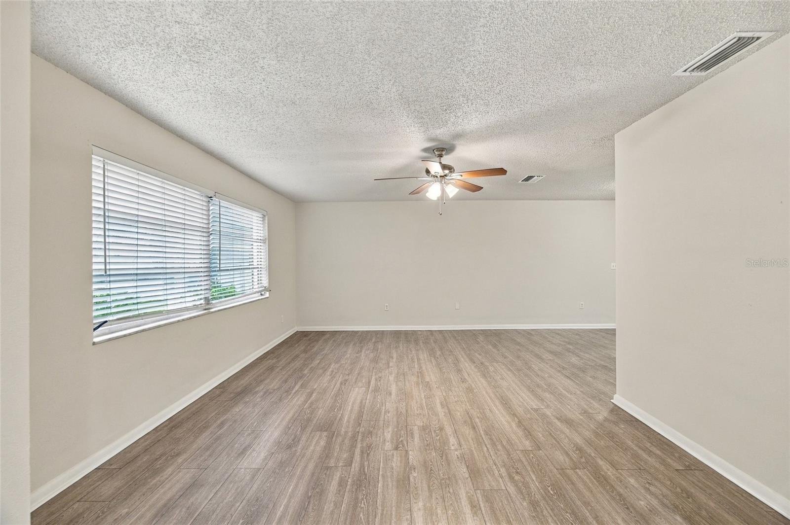 Living Room - 2704 WOODVIEW CT, CLEARWATER