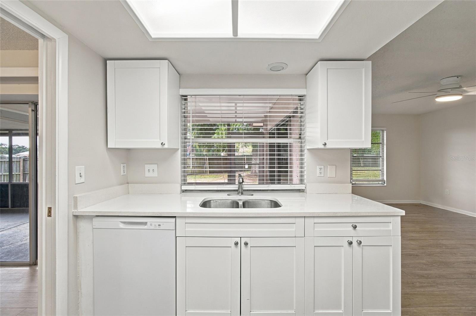 Kitchen - 2704 WOODVIEW CT, CLEARWATER