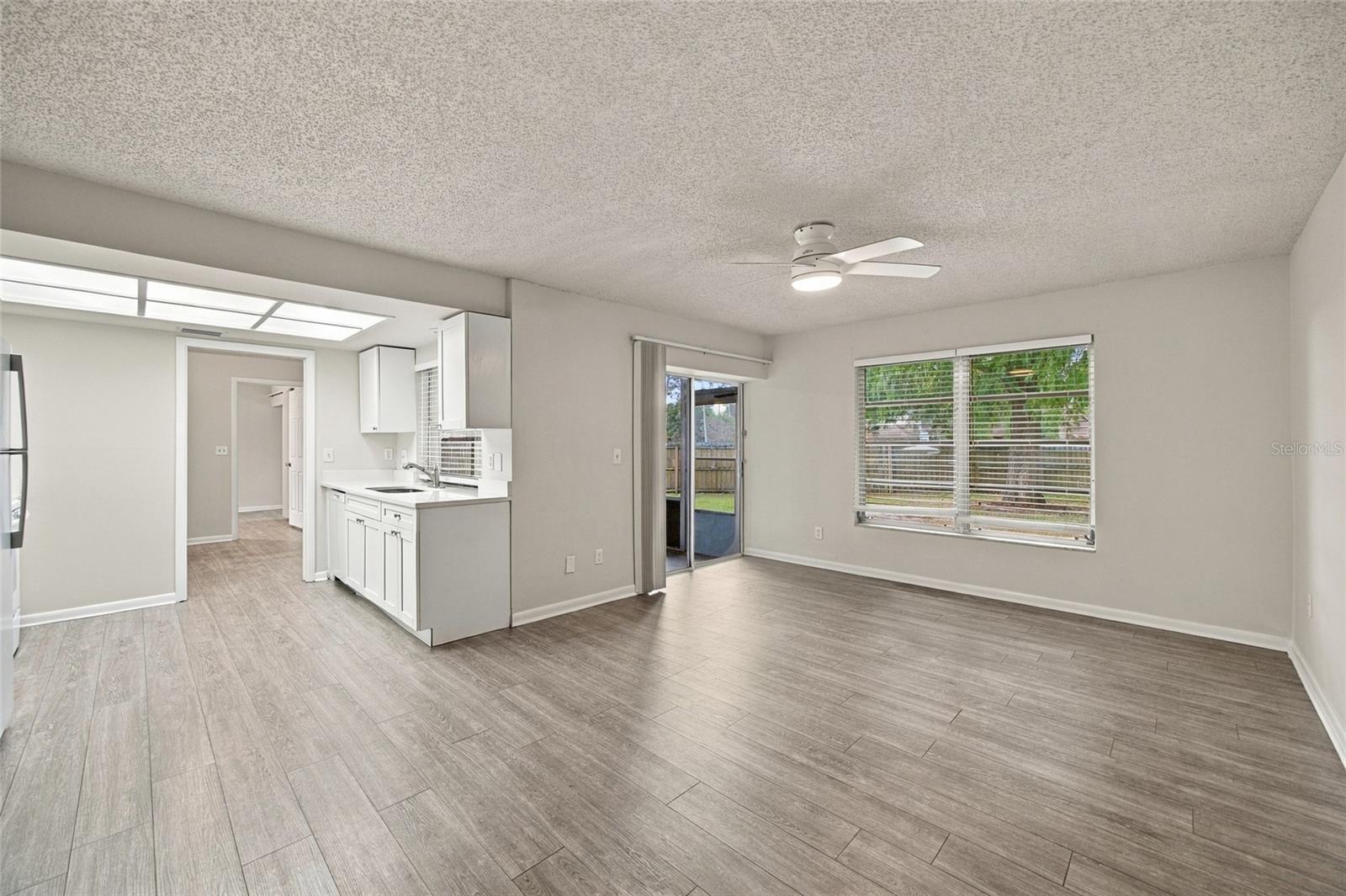 Single Family Residence at 2704 WOODVIEW CT, CLEARWATER, photo 11 of 33