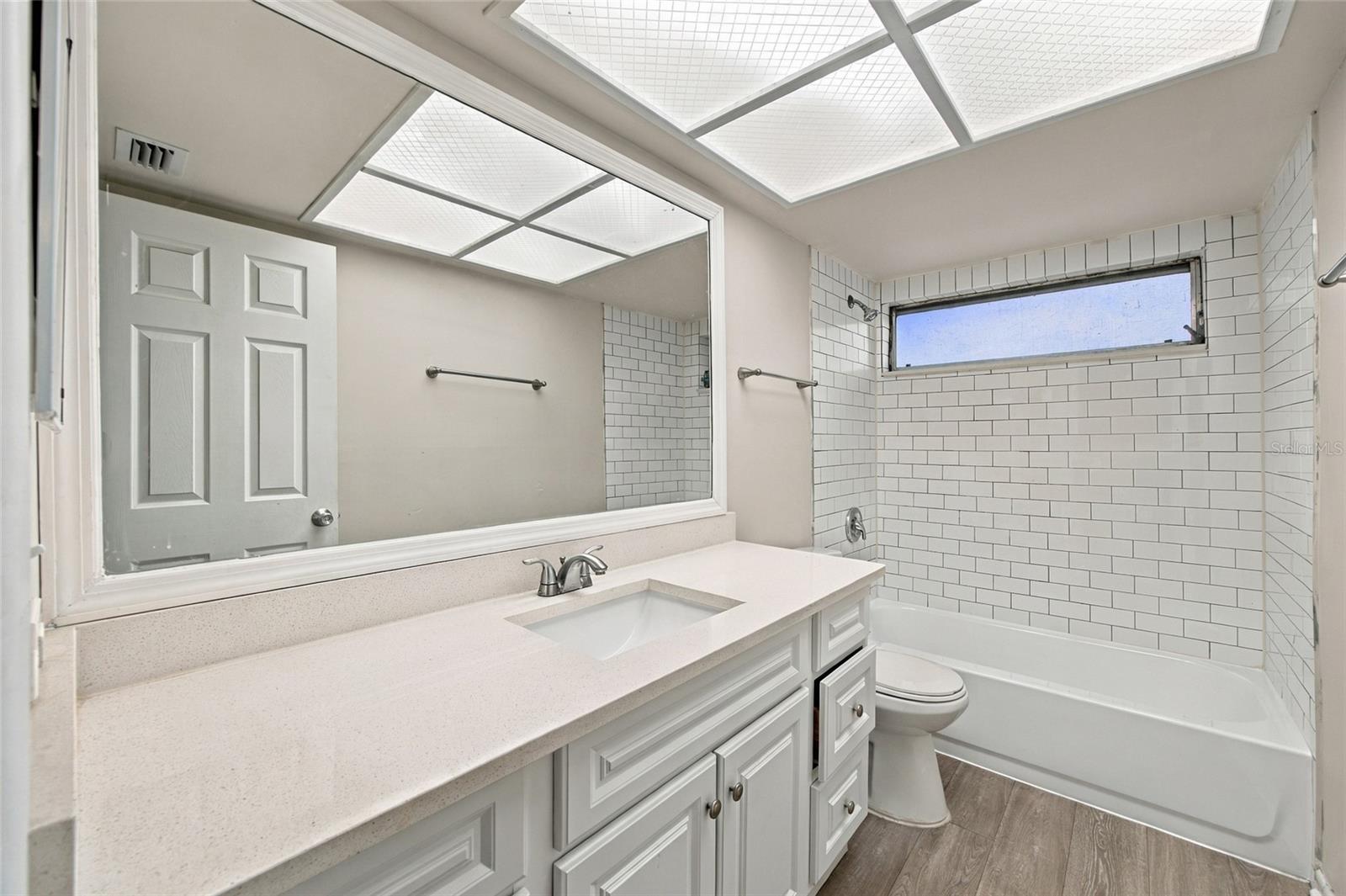 Main Bath - 2704 WOODVIEW CT, CLEARWATER