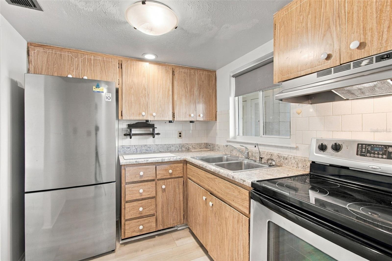 Condominium at 5929 17TH ST W #A22, BRADENTON, photo 10 of 27