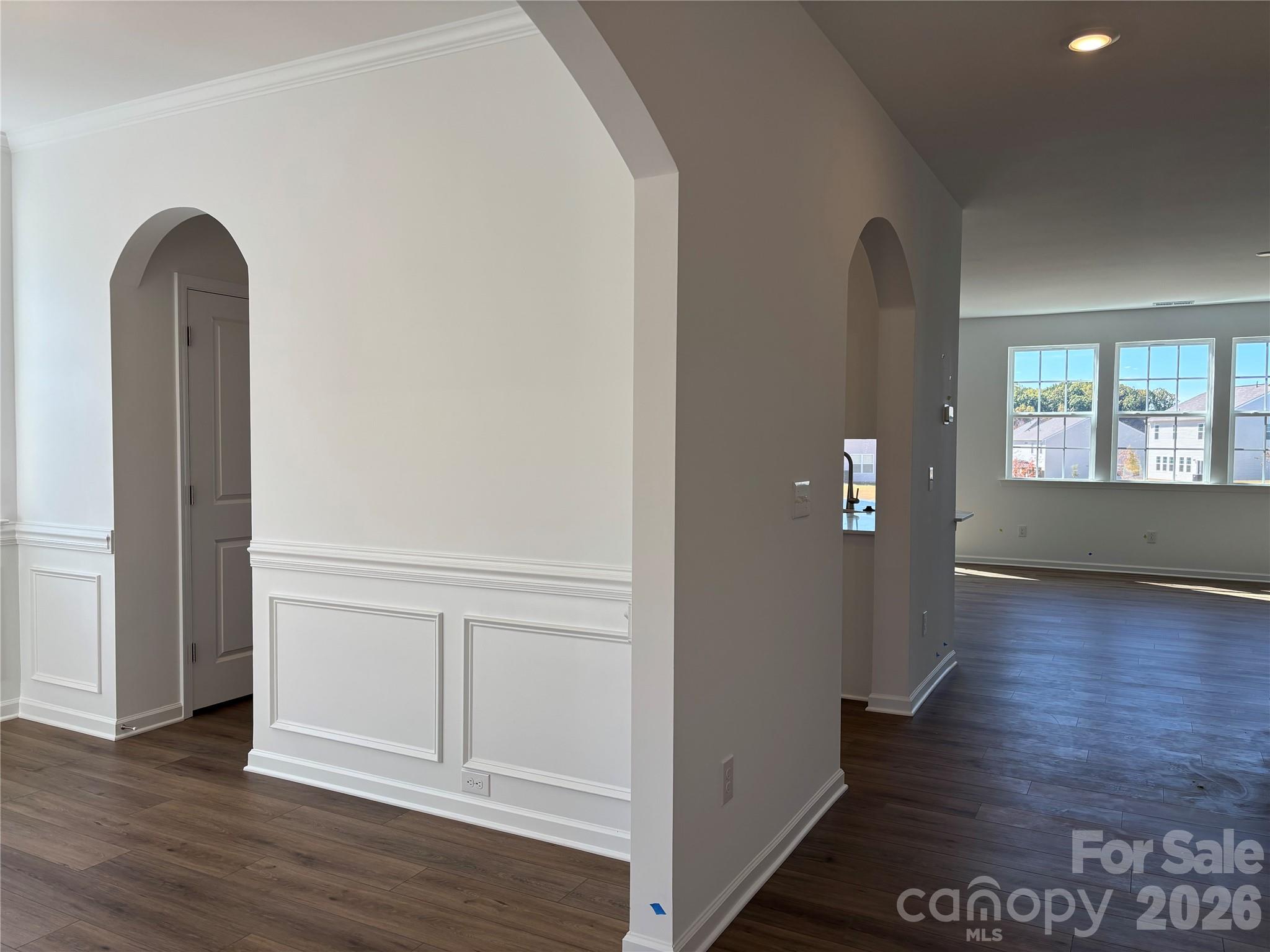 Nice arched openings - 1735 Grassy Knoll Trail, Maiden