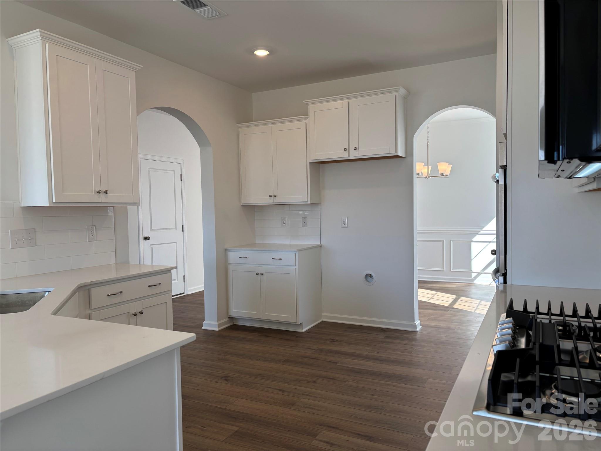 The arches soften the look - 1735 Grassy Knoll Trail, Maiden