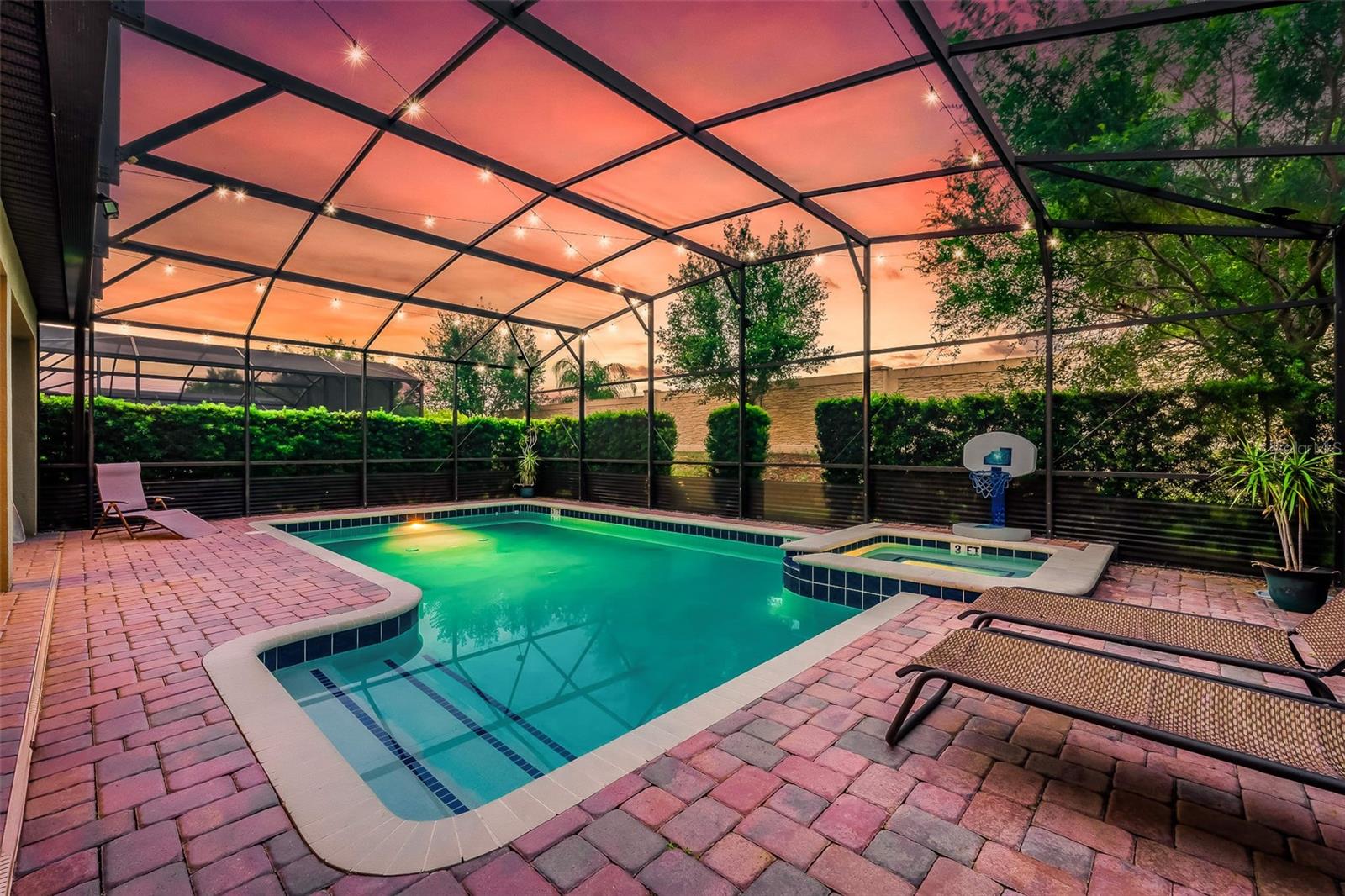 Your Private Pool and Spa, Beautifully Illuminated for Evenings Under the Florida Sky - 1520 MOON VALLEY DR, DAVENPORT