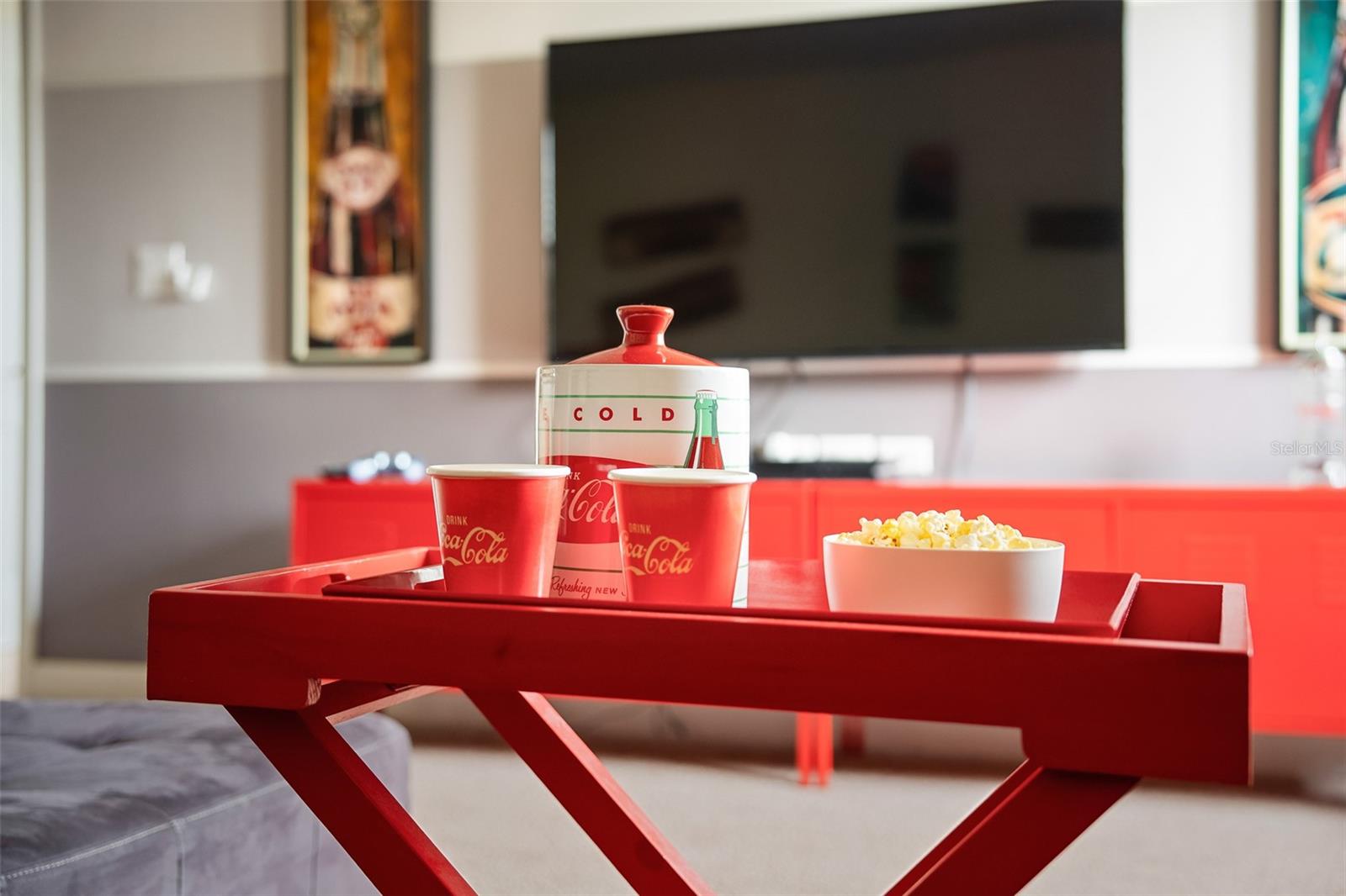 Entertainment Area with Large Flat-Screen TV, Bright Red Cabinetry and Gaming Space - 1520 MOON VALLEY DR, DAVENPORT