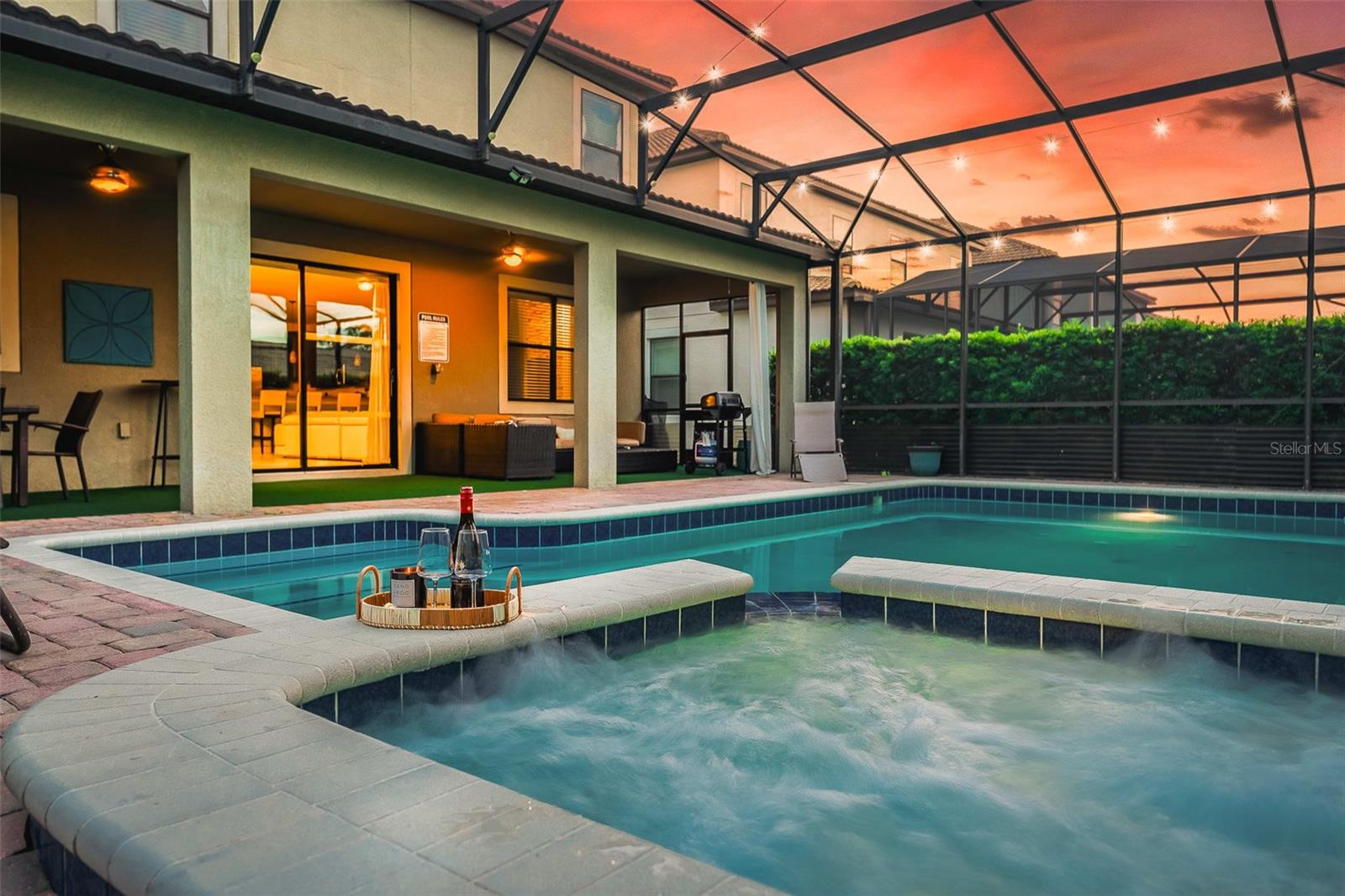 Your Private Spa and Poolside Retreat Beneath the Screened Lanai - 1520 MOON VALLEY DR, DAVENPORT