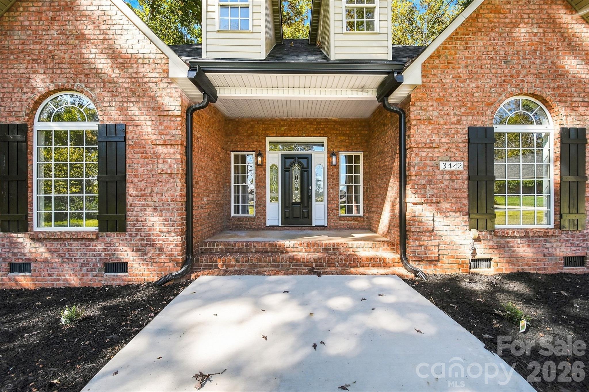 Beautiful new, wide sidewalk makes for a grand entrance! - 3442 Sourwood Court, Lincolnton