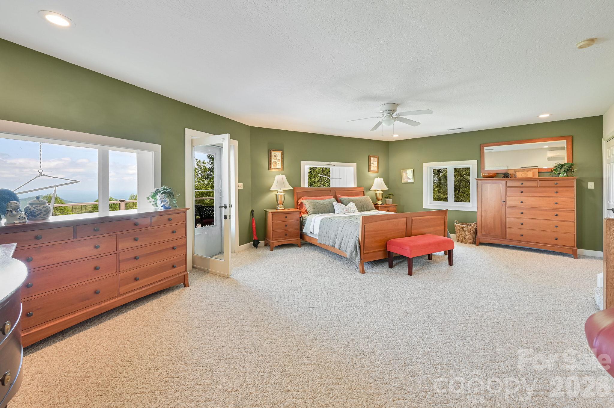 Spacious Lower Level Primary Sanctuary! - 107 Fawns Rest None, Black Mountain