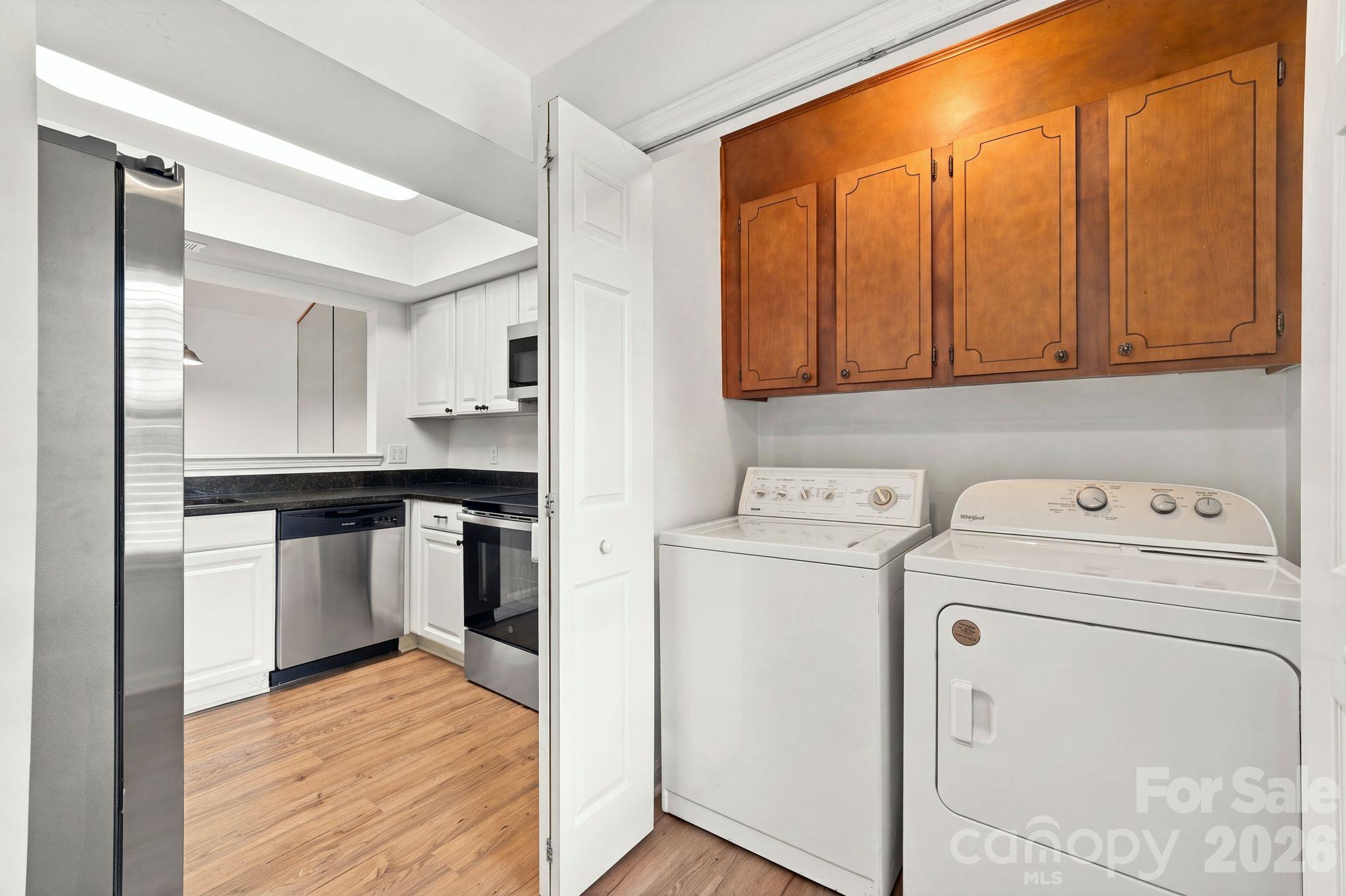 washer/dryer - 9401 Vicksburg Park Court, Charlotte