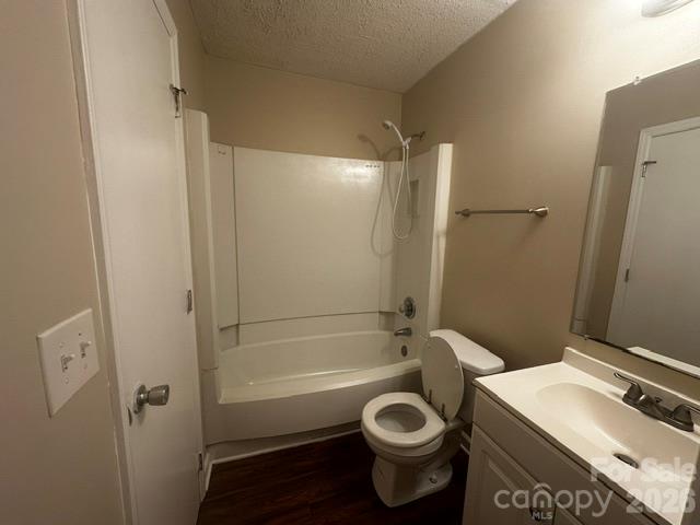 Single Family Residence at 7600 Lancashire Drive, Charlotte, photo 8 of 11