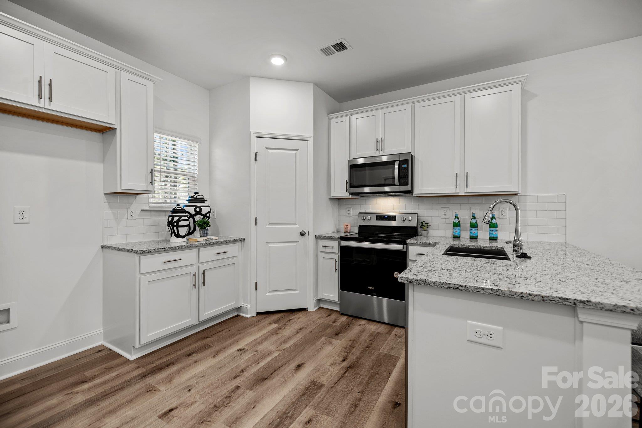 Townhouse at 3216 Butler Hill Drive, Matthews, photo 2 of 24