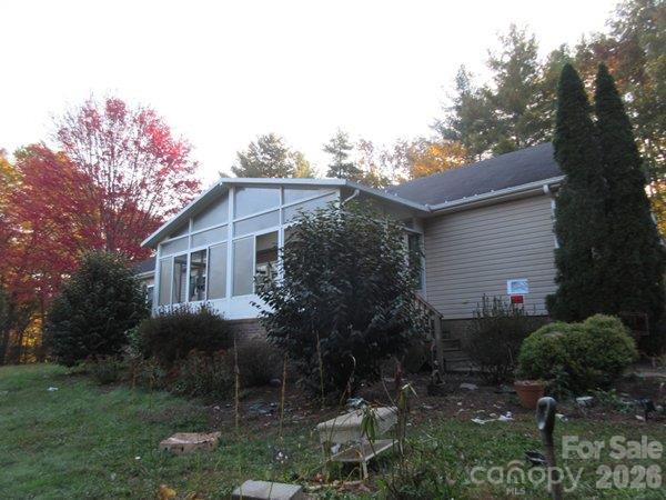 Single Family Residence at 221 Jubilation Drive, Hendersonville, photo 2 of 2