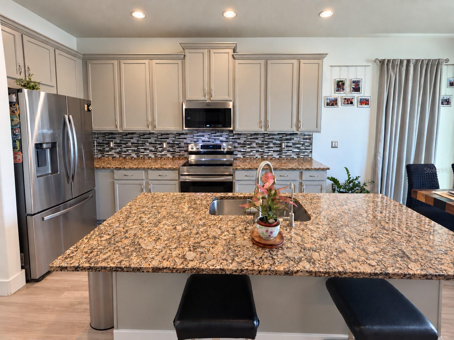 Single Family Residence at 2566 NOUVEAU WAY, KISSIMMEE, photo 6 of 20