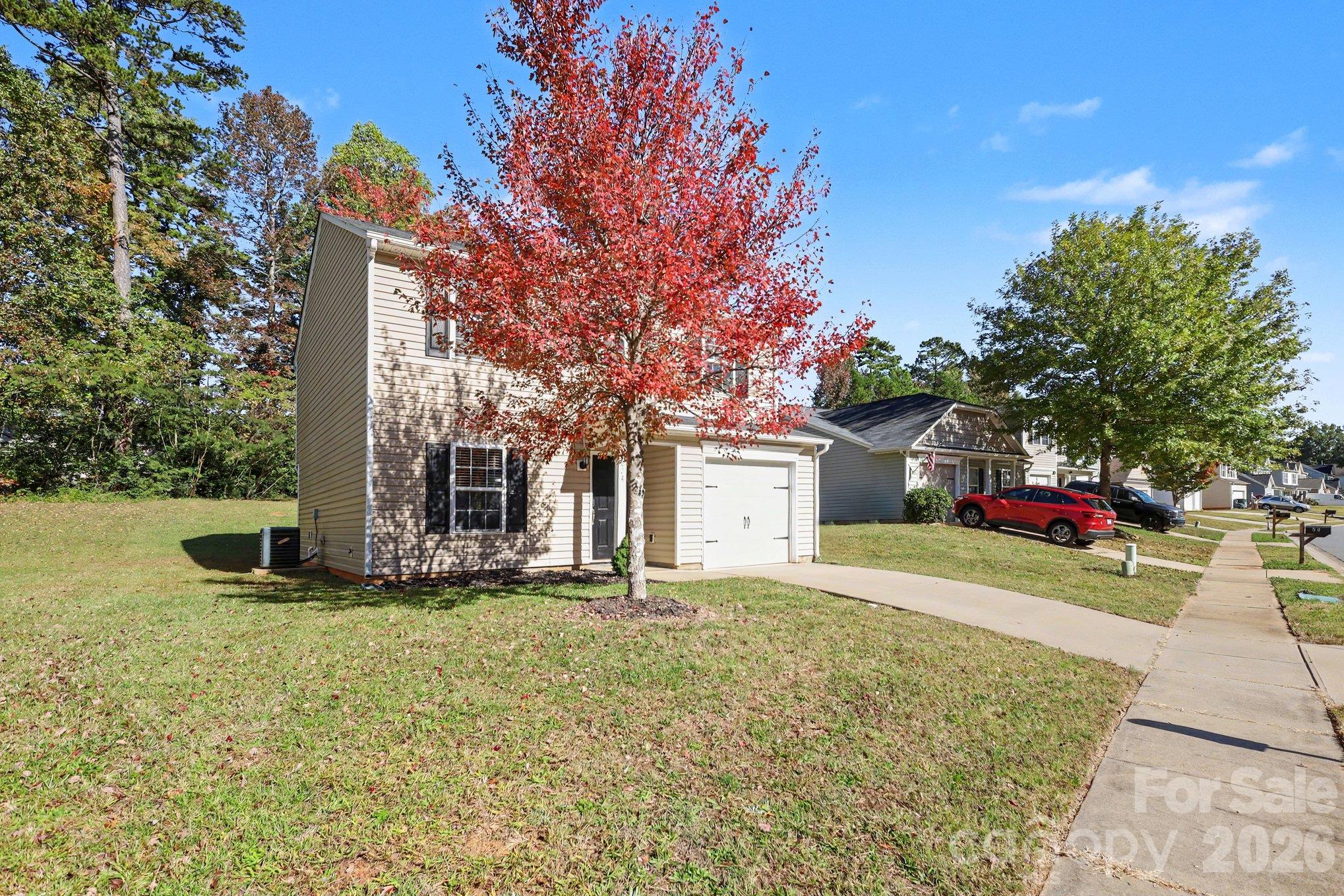 Single Family Residence at 634 Stillgreen Lane, Charlotte, photo 2 of 19