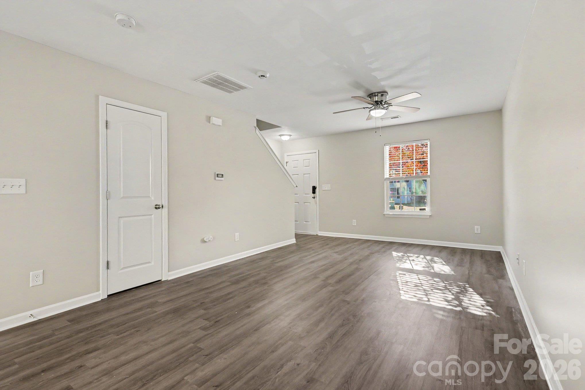 Single Family Residence at 634 Stillgreen Lane, Charlotte, photo 3 of 19