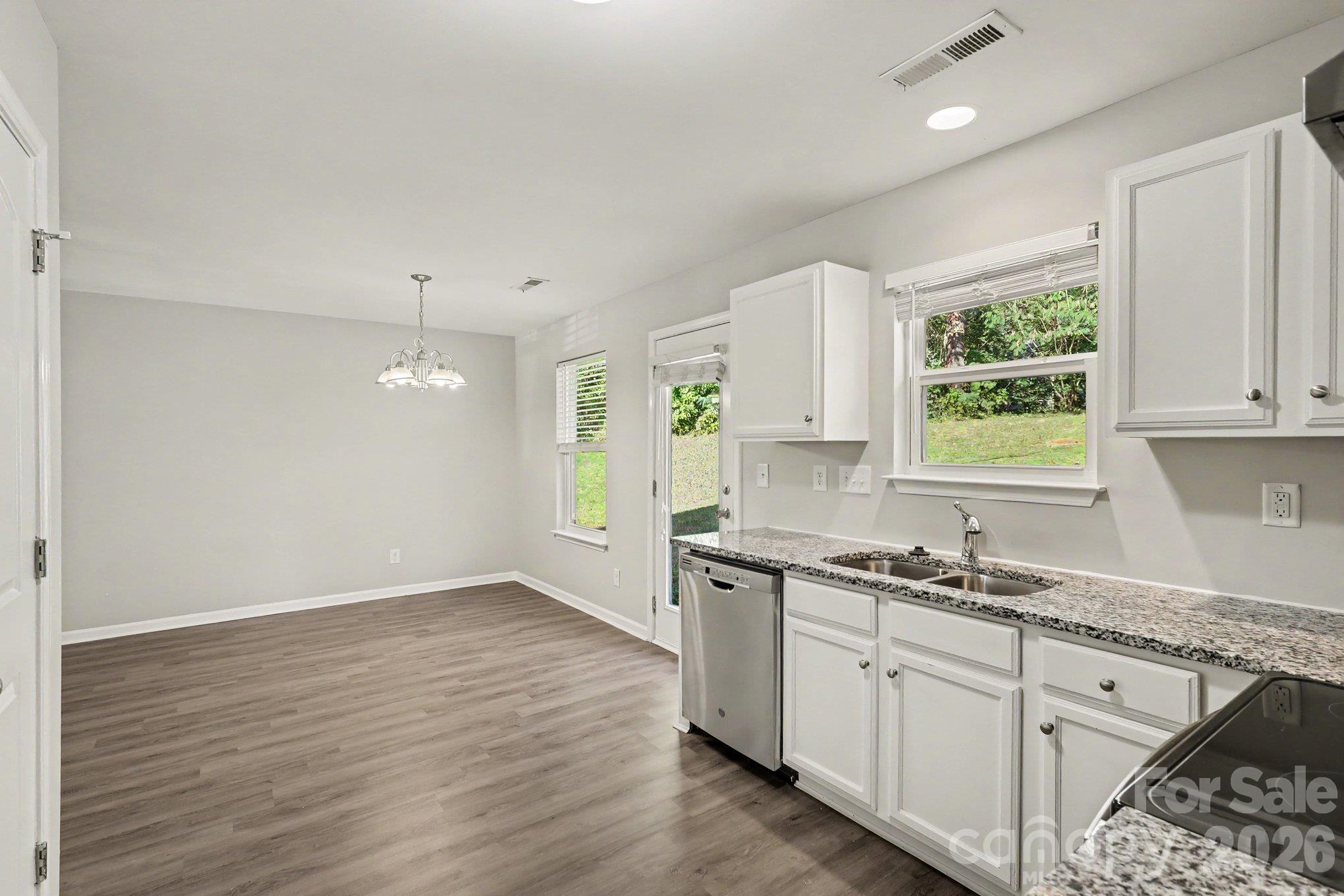 Single Family Residence at 634 Stillgreen Lane, Charlotte, photo 7 of 19