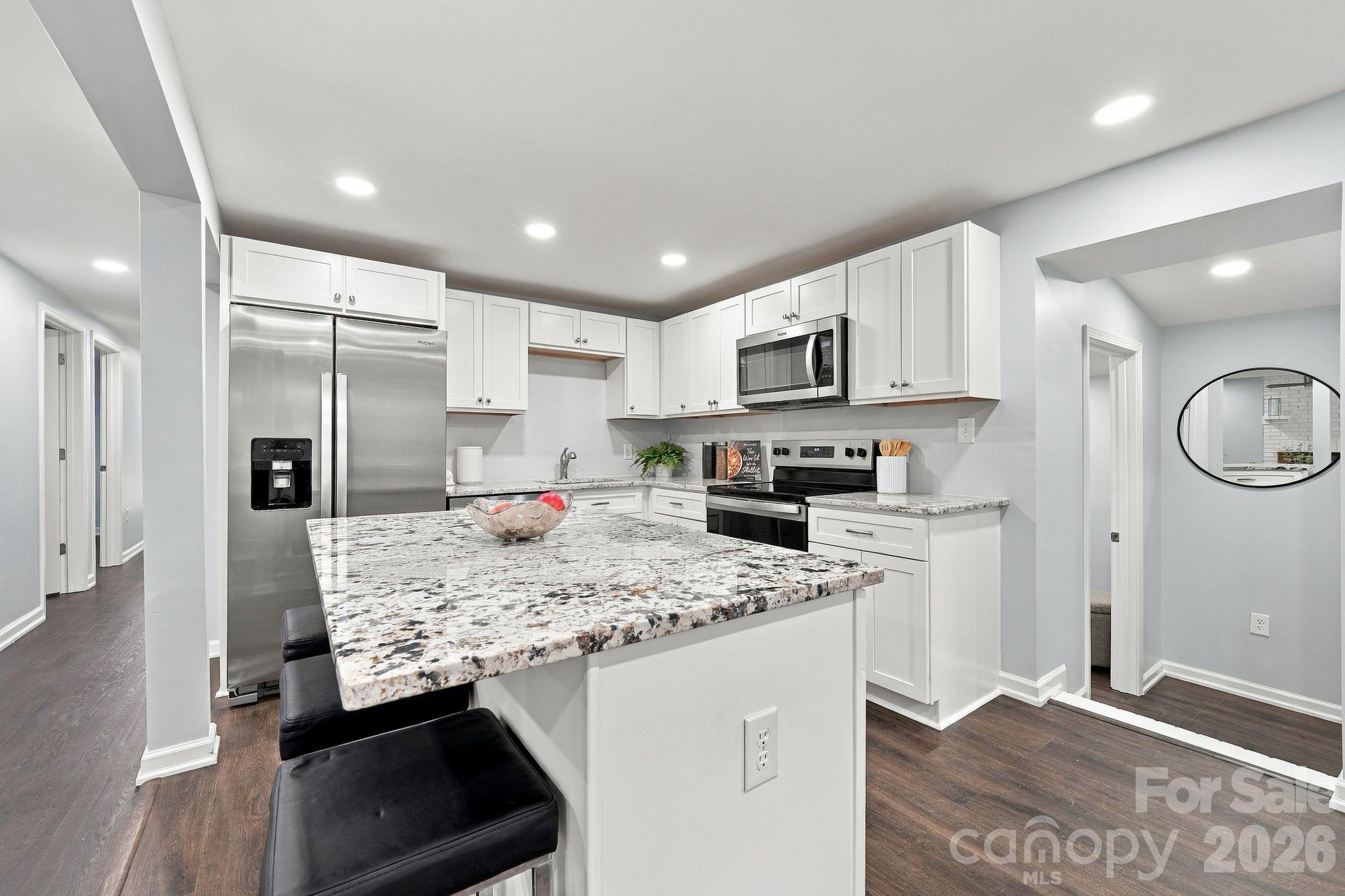 Single Family Residence at 841 Mcarthur Avenue, Charlotte, photo 5 of 33