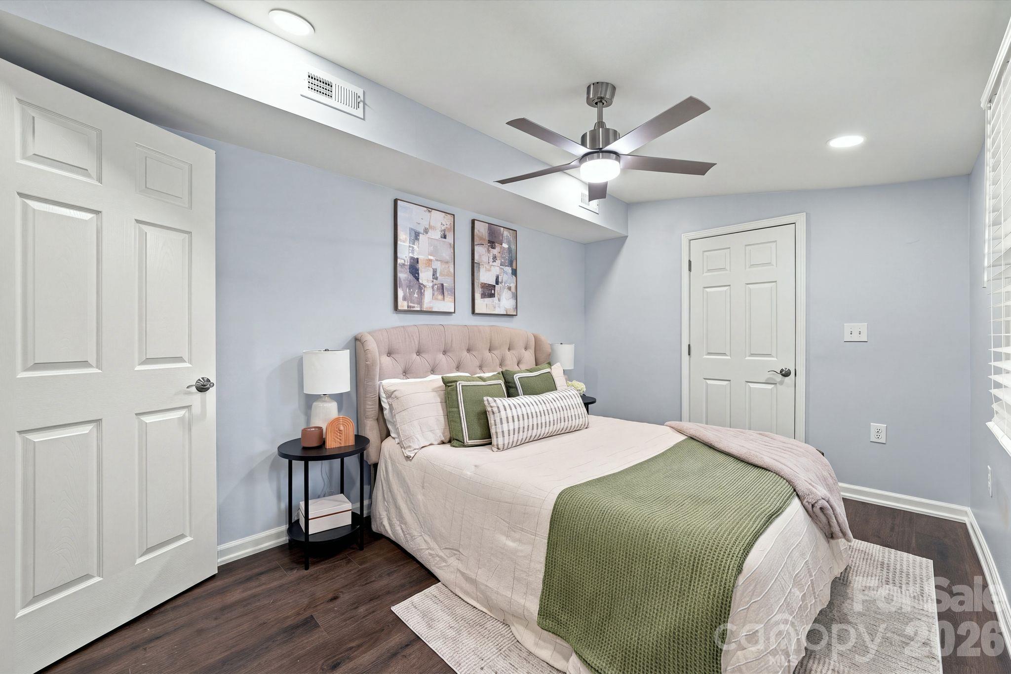 Single Family Residence at 841 Mcarthur Avenue, Charlotte, photo 11 of 33