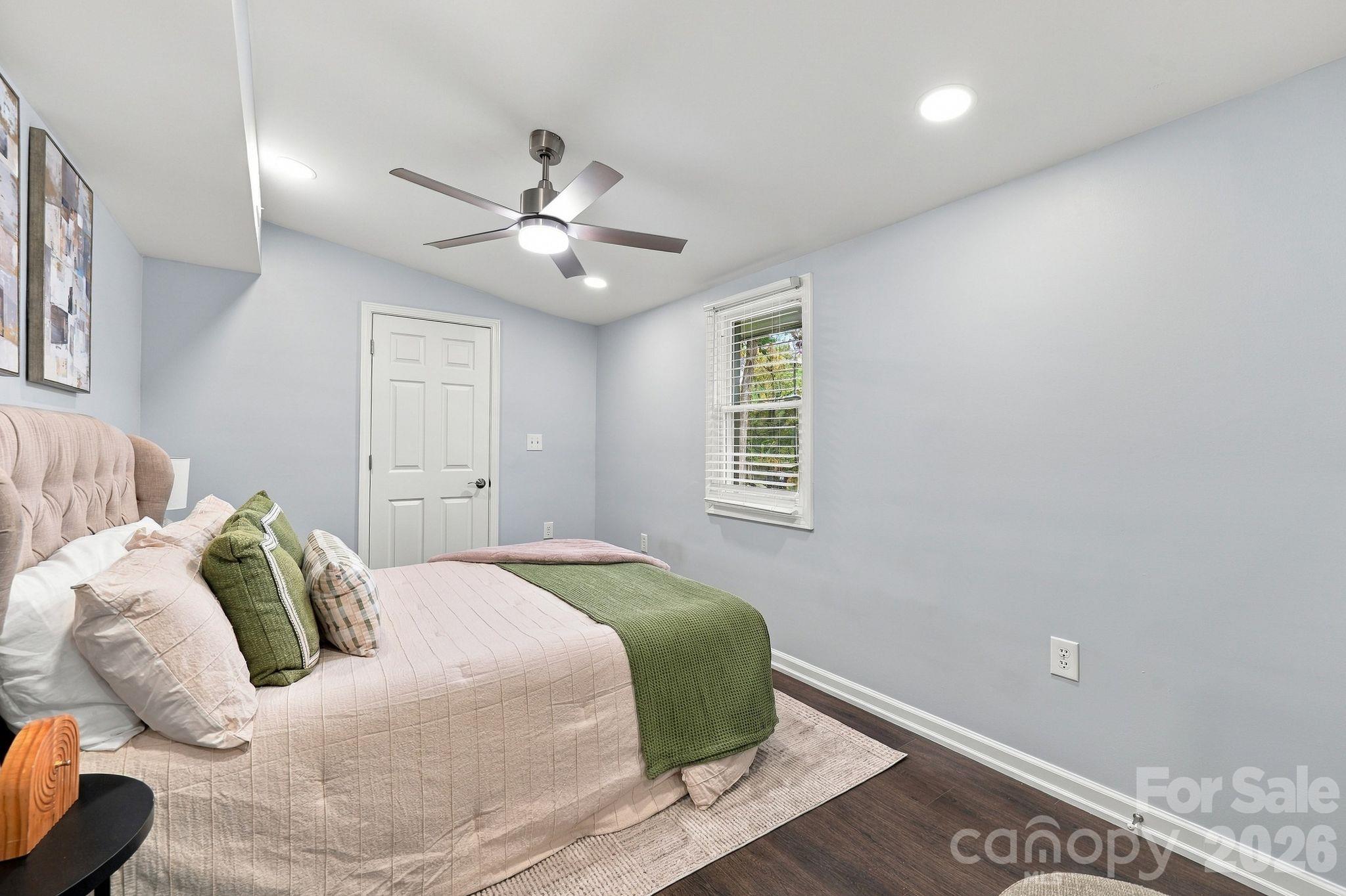 Single Family Residence at 841 Mcarthur Avenue, Charlotte, photo 12 of 33