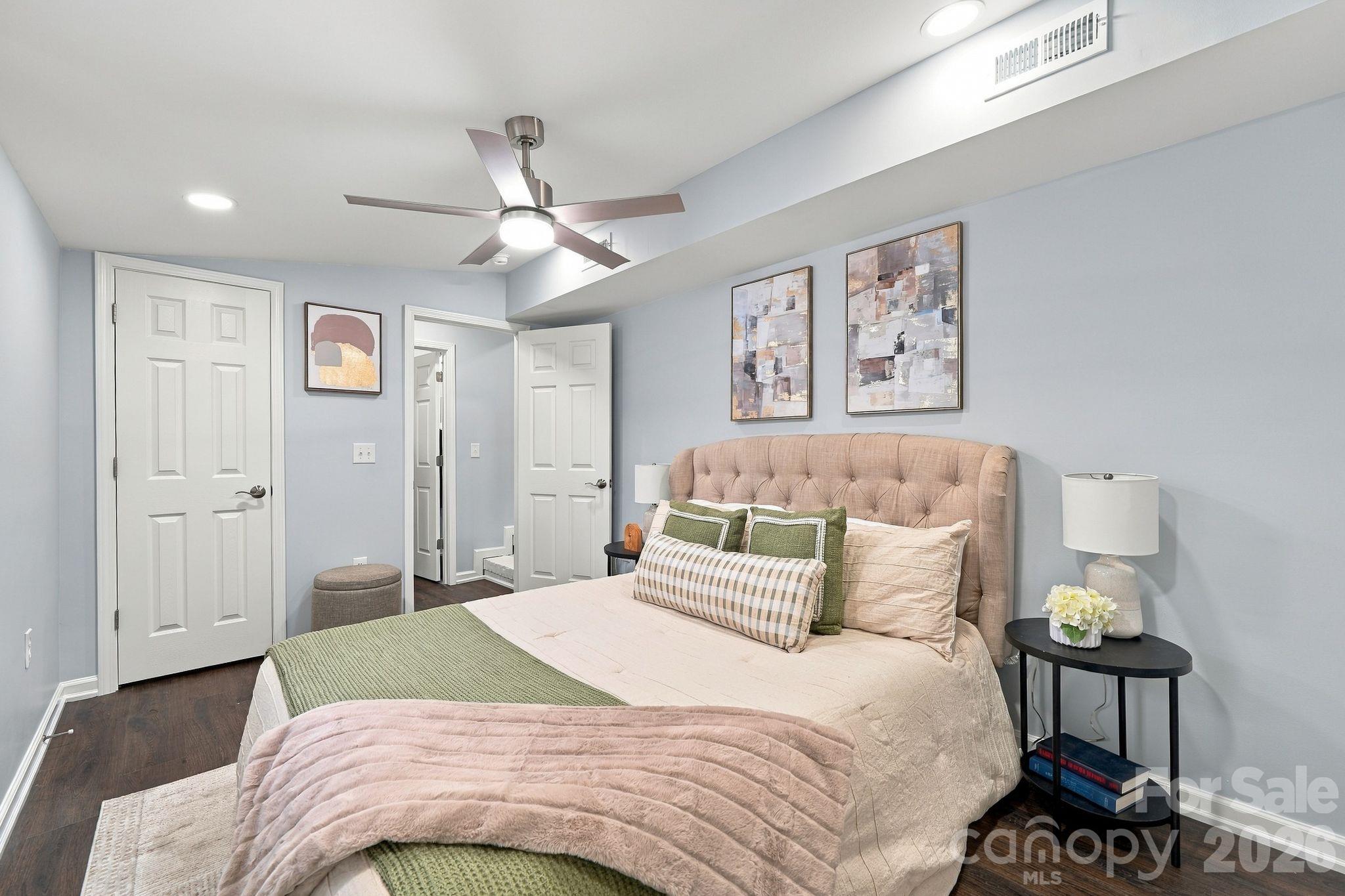 Single Family Residence at 841 Mcarthur Avenue, Charlotte, photo 13 of 33