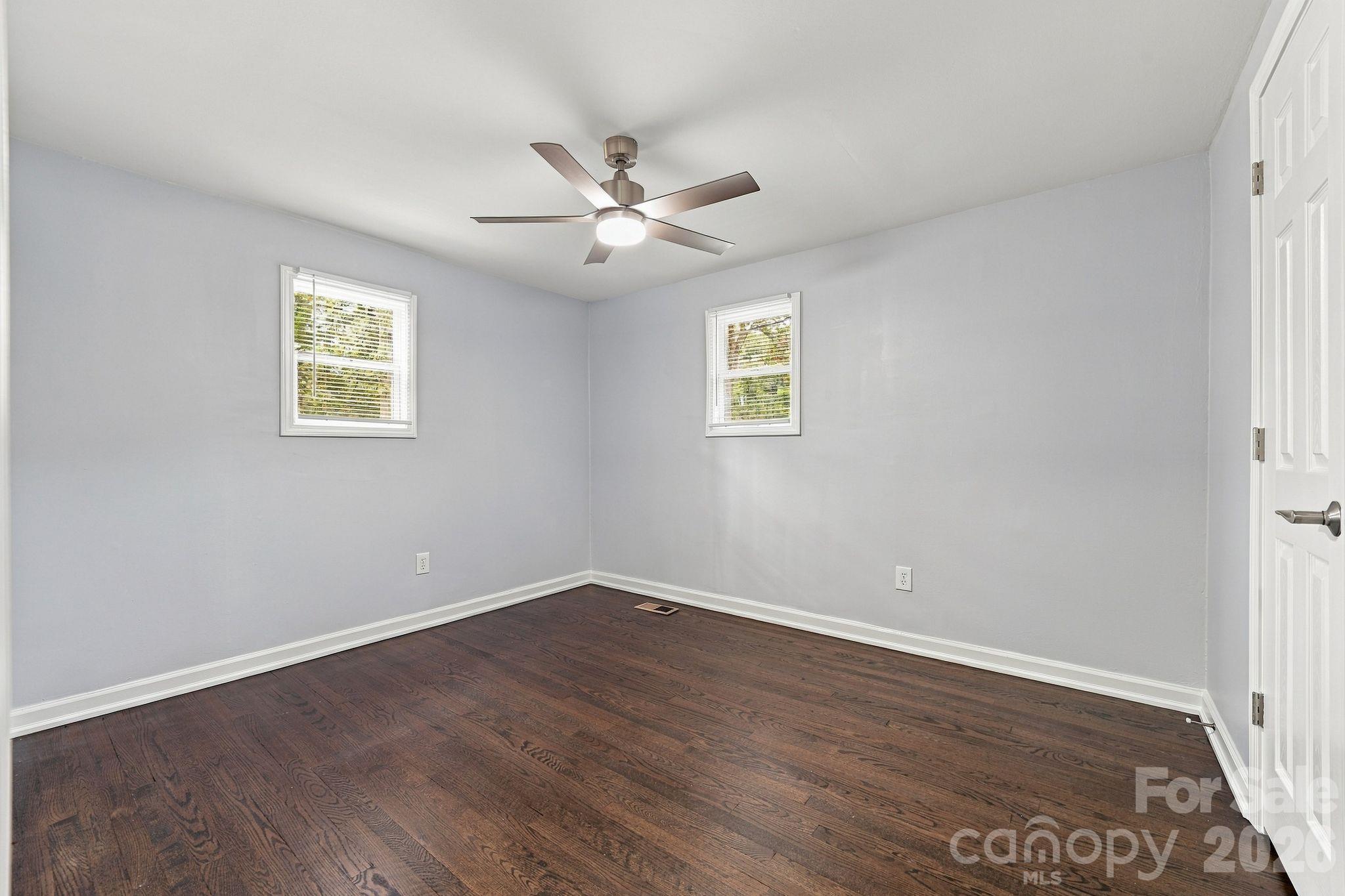 Single Family Residence at 841 Mcarthur Avenue, Charlotte, photo 19 of 33