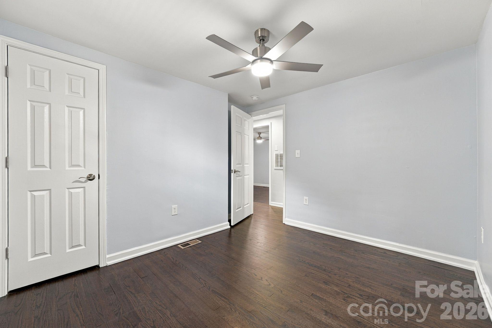Single Family Residence at 841 Mcarthur Avenue, Charlotte, photo 20 of 33