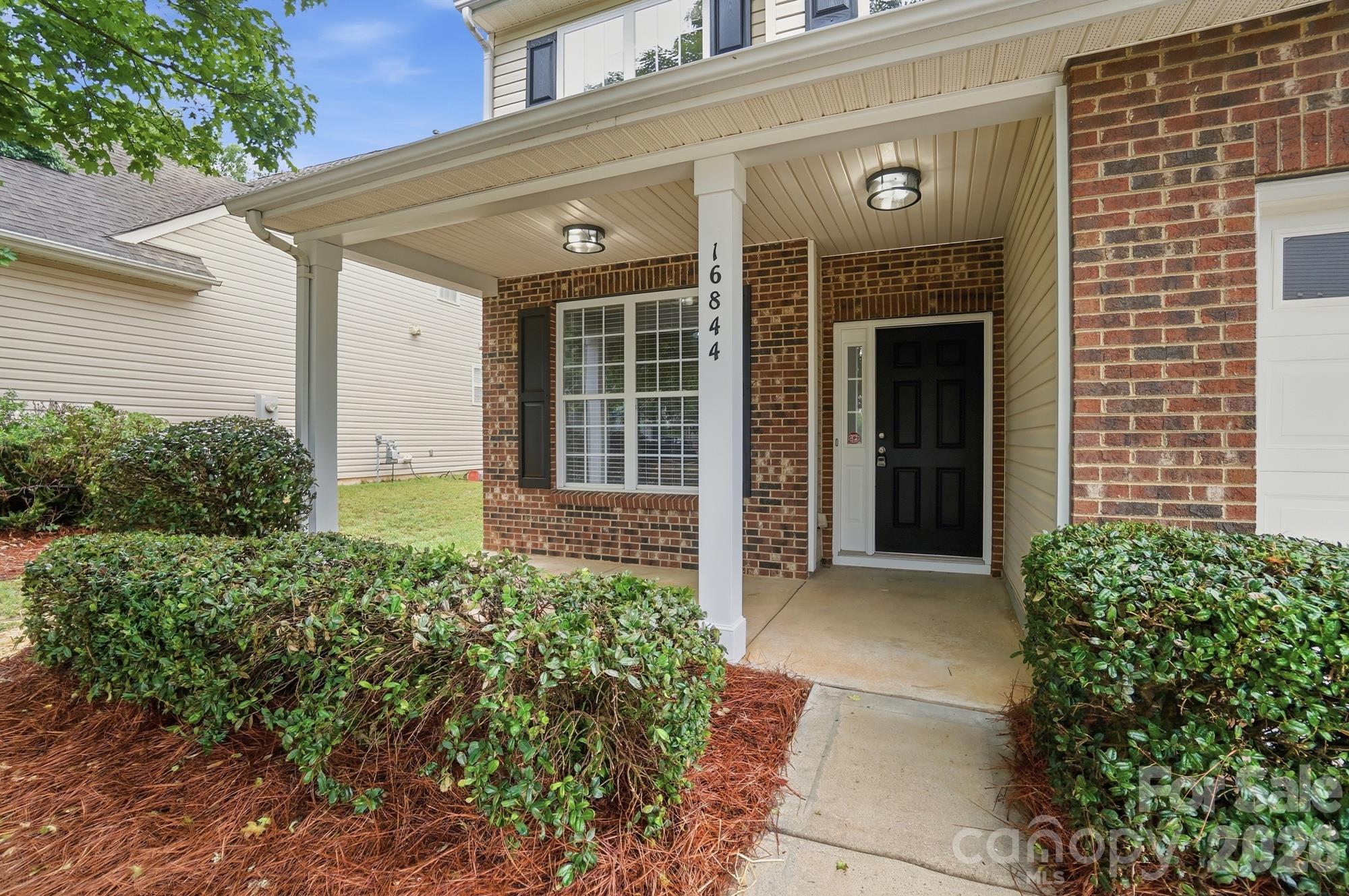 Covered Front Porch - 16844 Kettlewell Lane, Charlotte