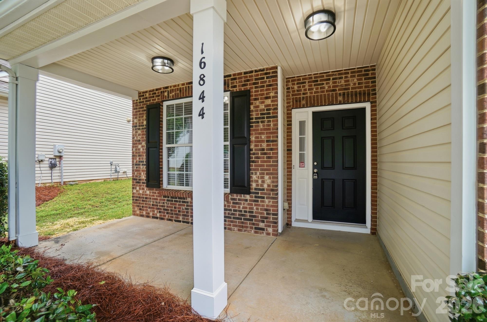 Front Entry - 16844 Kettlewell Lane, Charlotte