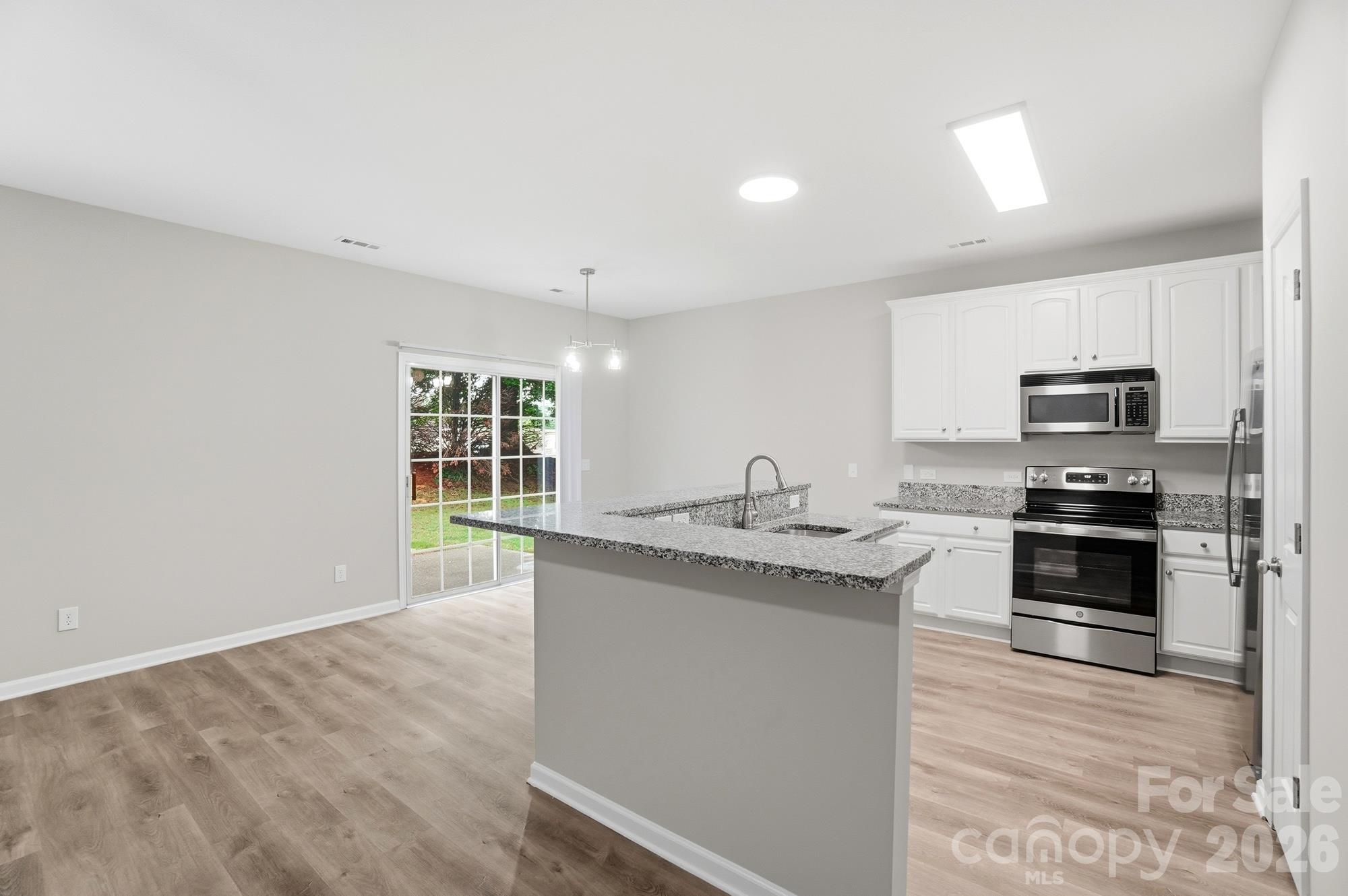 Kitchen with Island - 16844 Kettlewell Lane, Charlotte